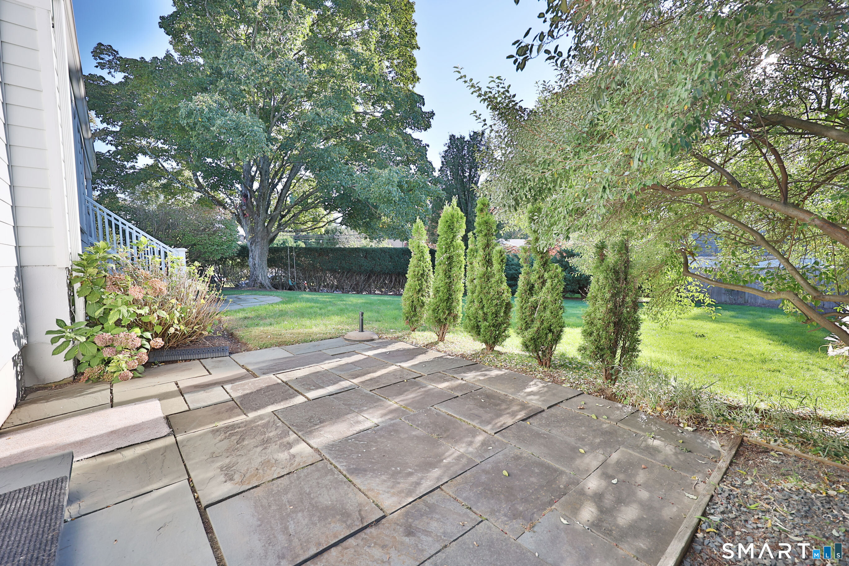 14 Maple Avenue South photo 28