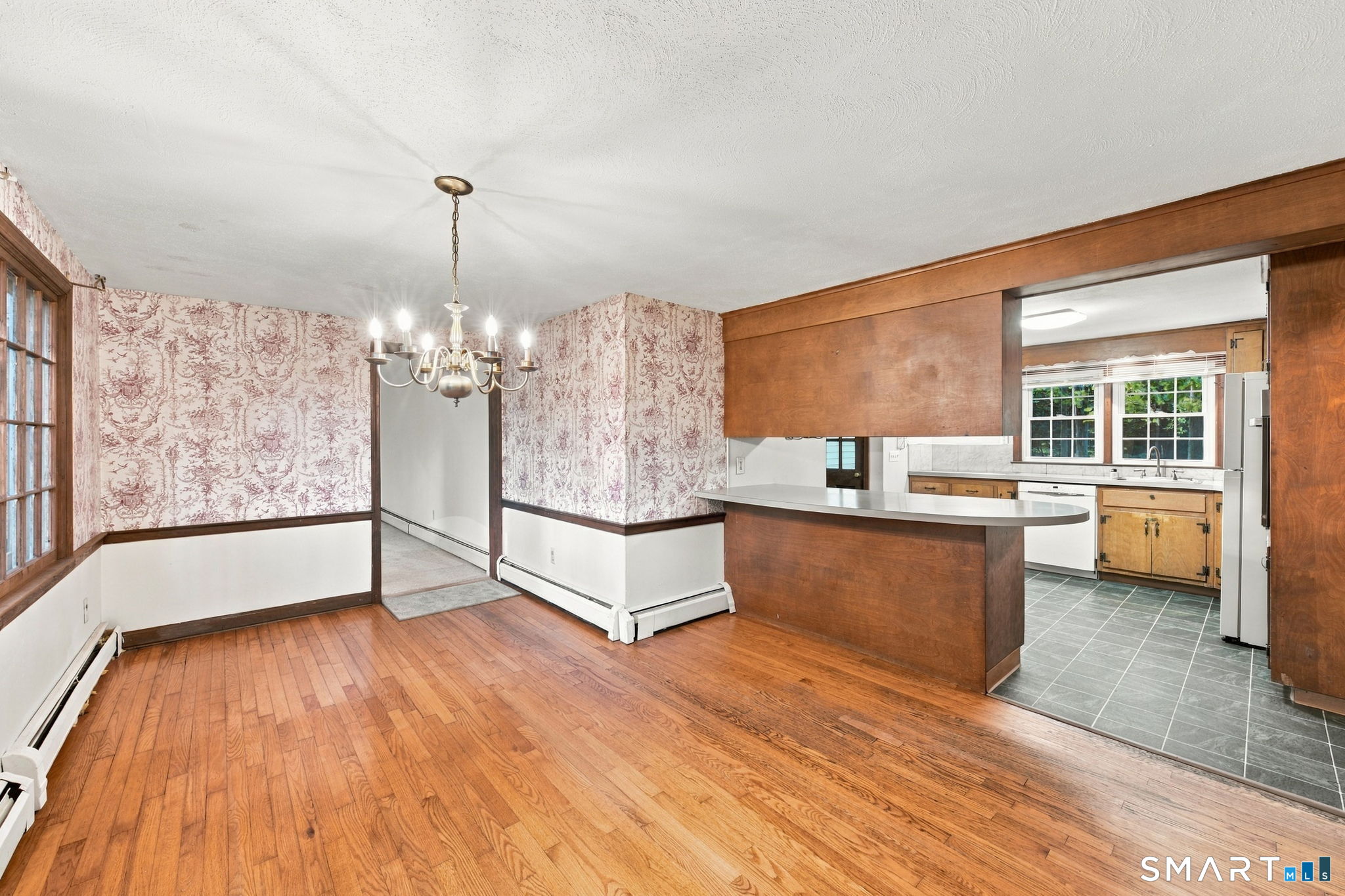 Photo 2 of Single family home for sale at 18 Littel Acres Rd, Glastonbury, CT 06033 | MLS# 24212100 | Listing updated on 2026-10-09