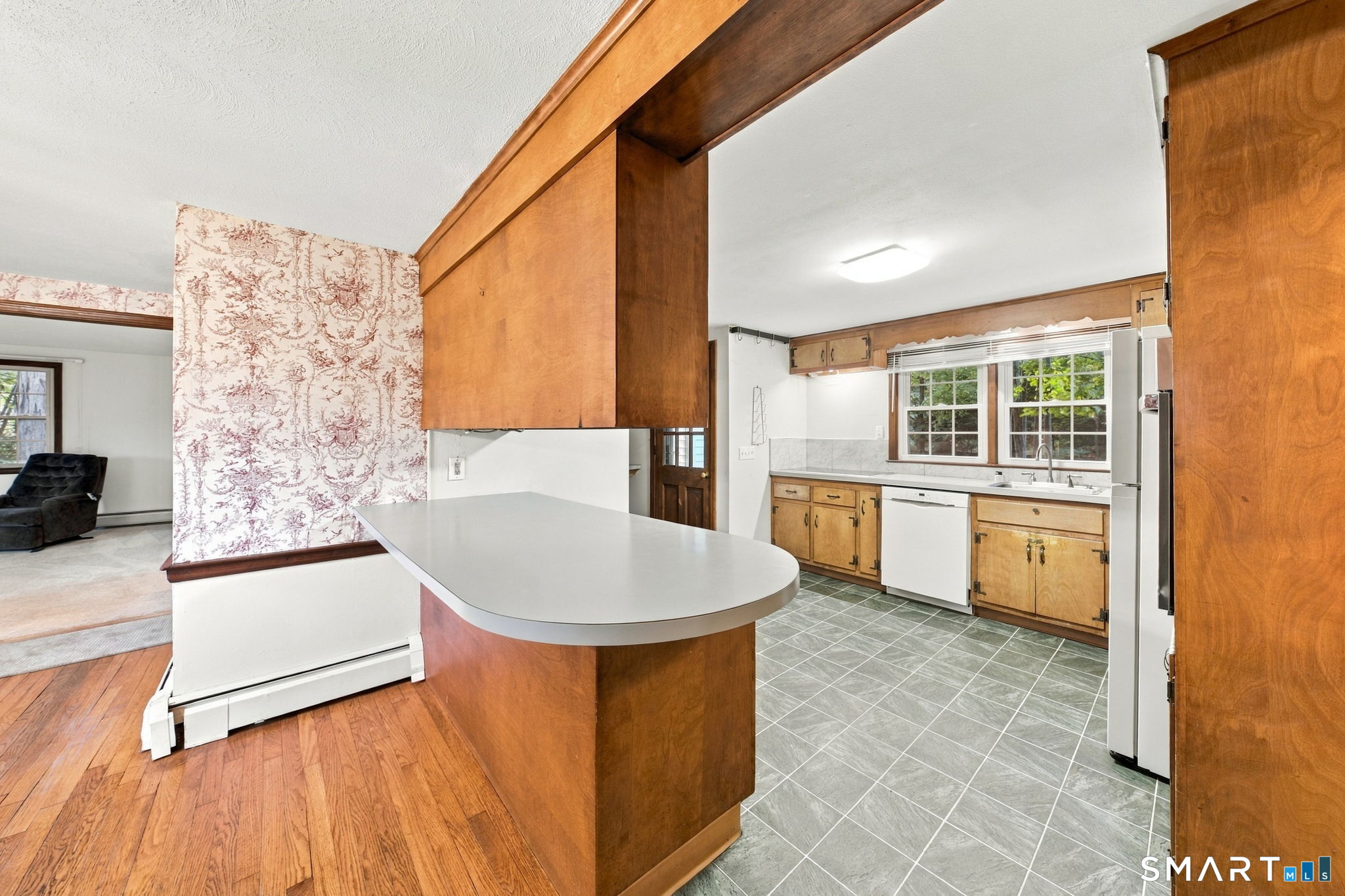 Photo 3 of Single family home for sale at 18 Littel Acres Rd, Glastonbury, CT 06033 | MLS# 24212100 | Listing updated on 2026-10-09