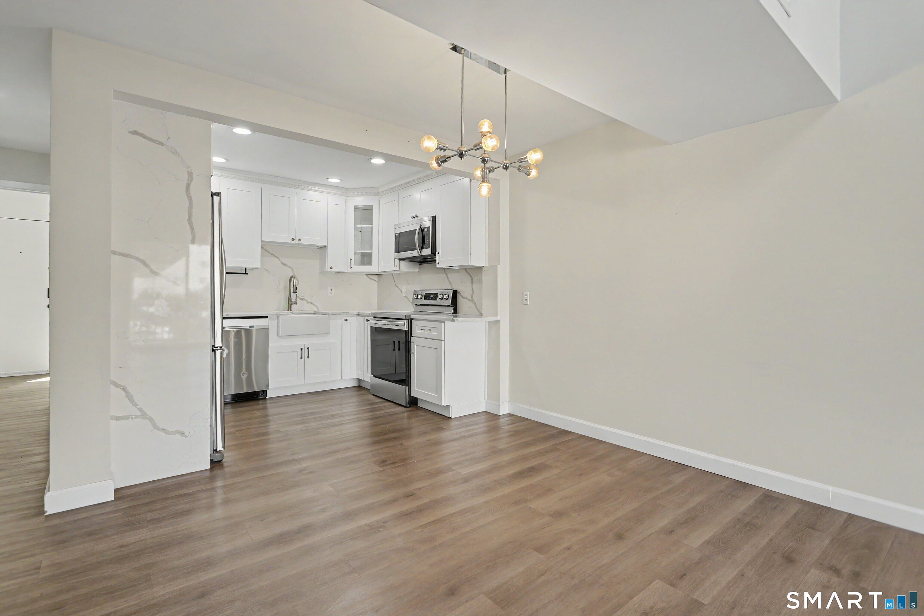 Foto 7 de Condominio en venta en 3200 Madison Avenue #23, Bridgeport, CT — $389,900