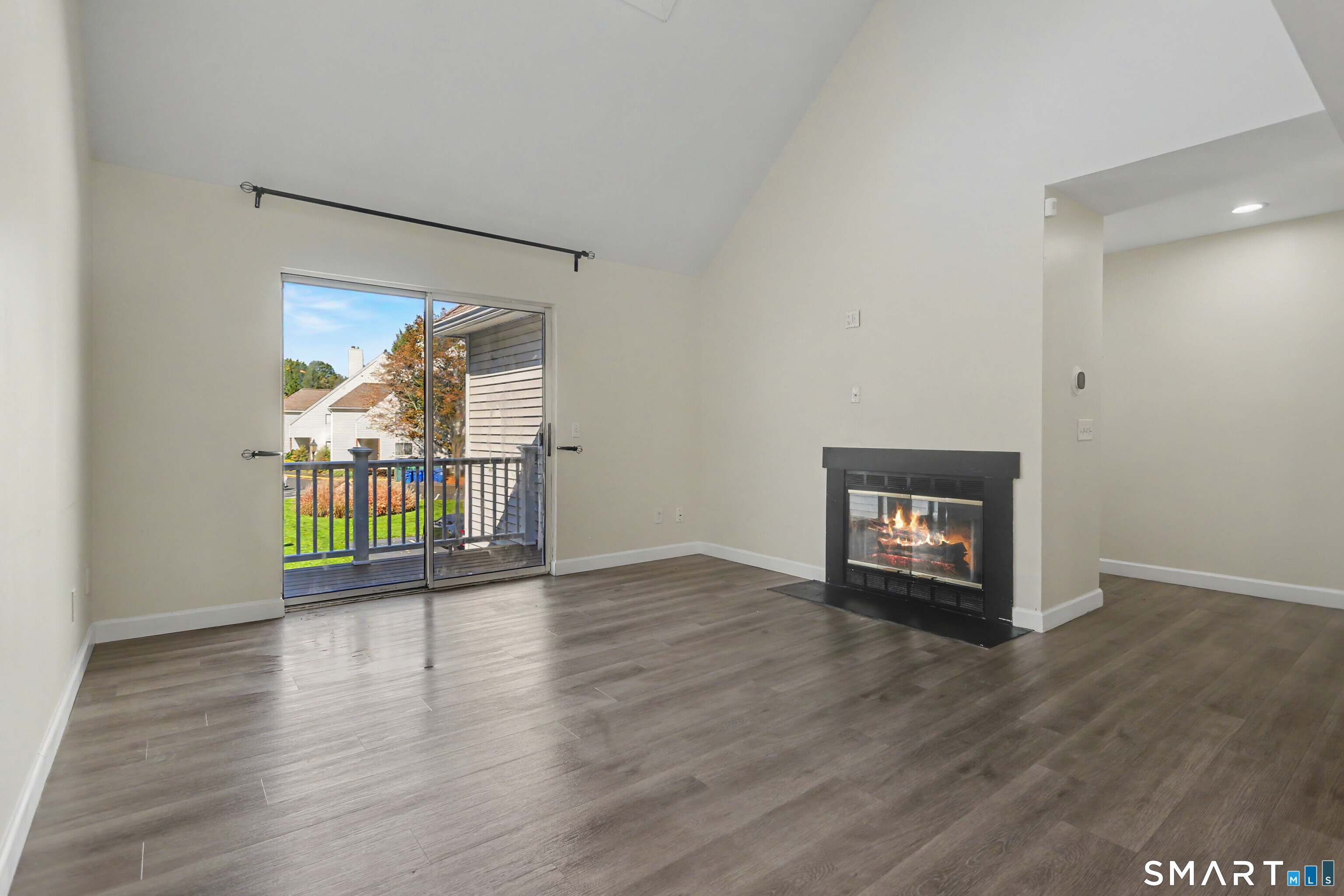 Foto 9 de Condominio en venta en 3200 Madison Avenue #23, Bridgeport, CT — $389,900