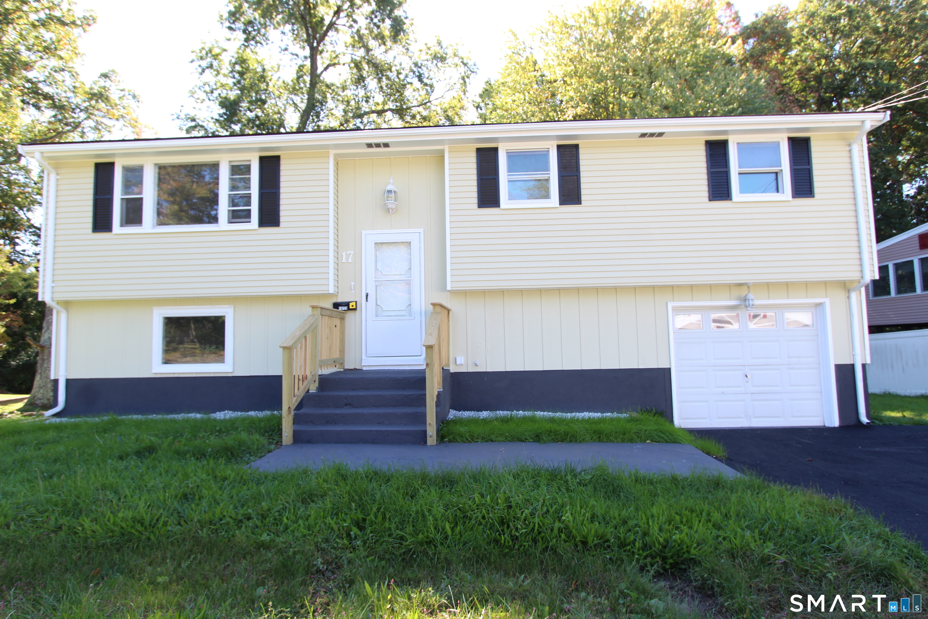 Single family home for sale at 17 Forest Ln, Bloomfield, CT 06002 | MLS# 24208458