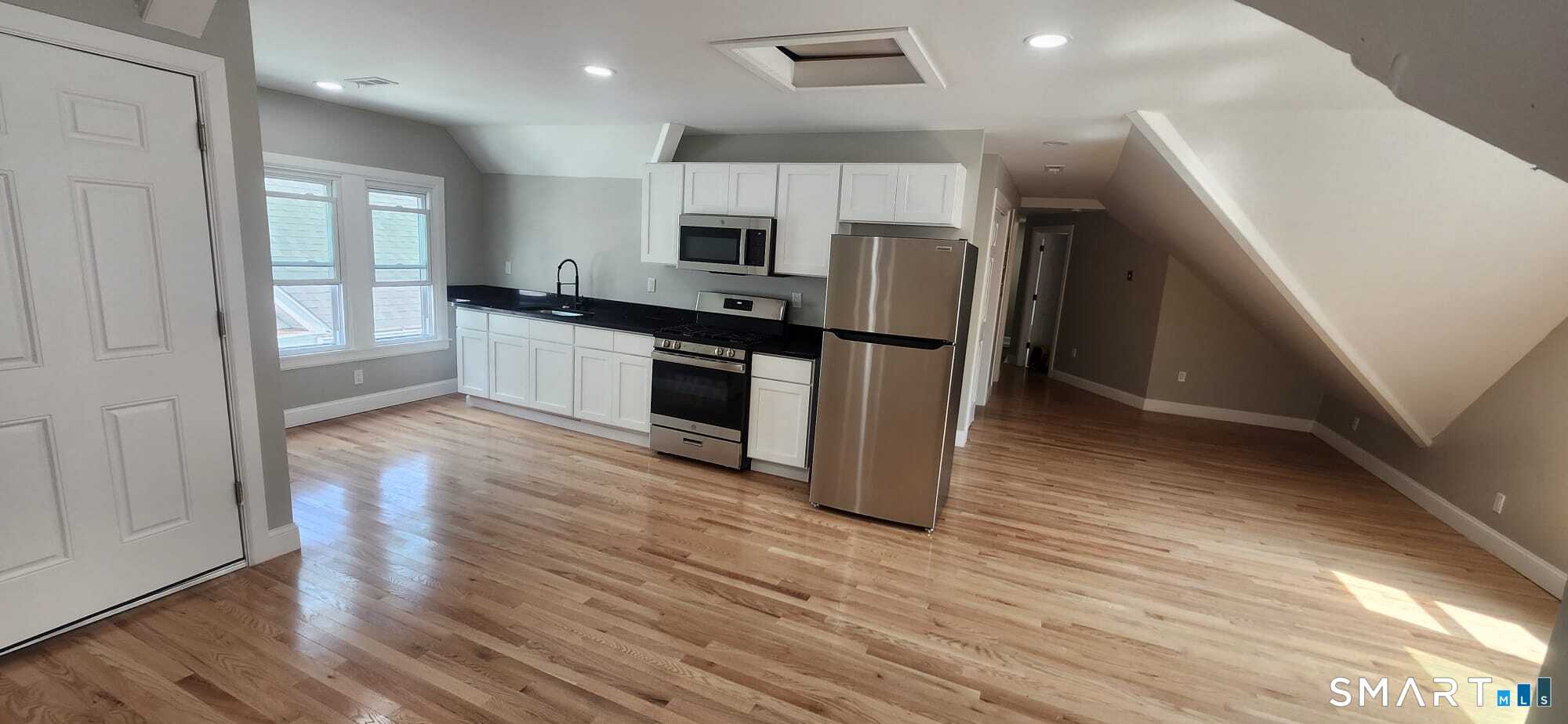 413 Winthrop Avenue photo 9