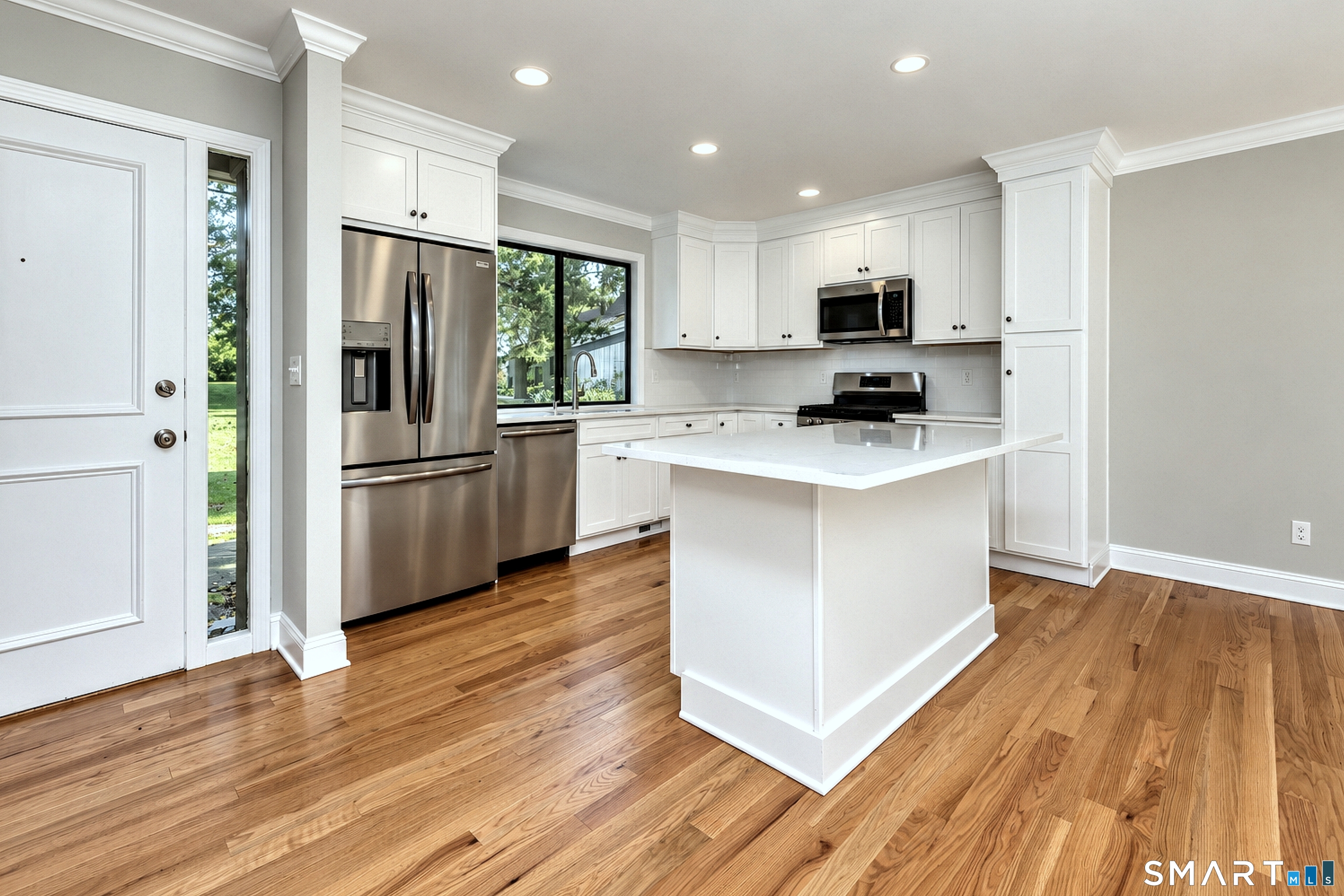Foto 6 de Condominio en venta en 55 Blackhawk Lane #B, Stratford, CT — $639,000