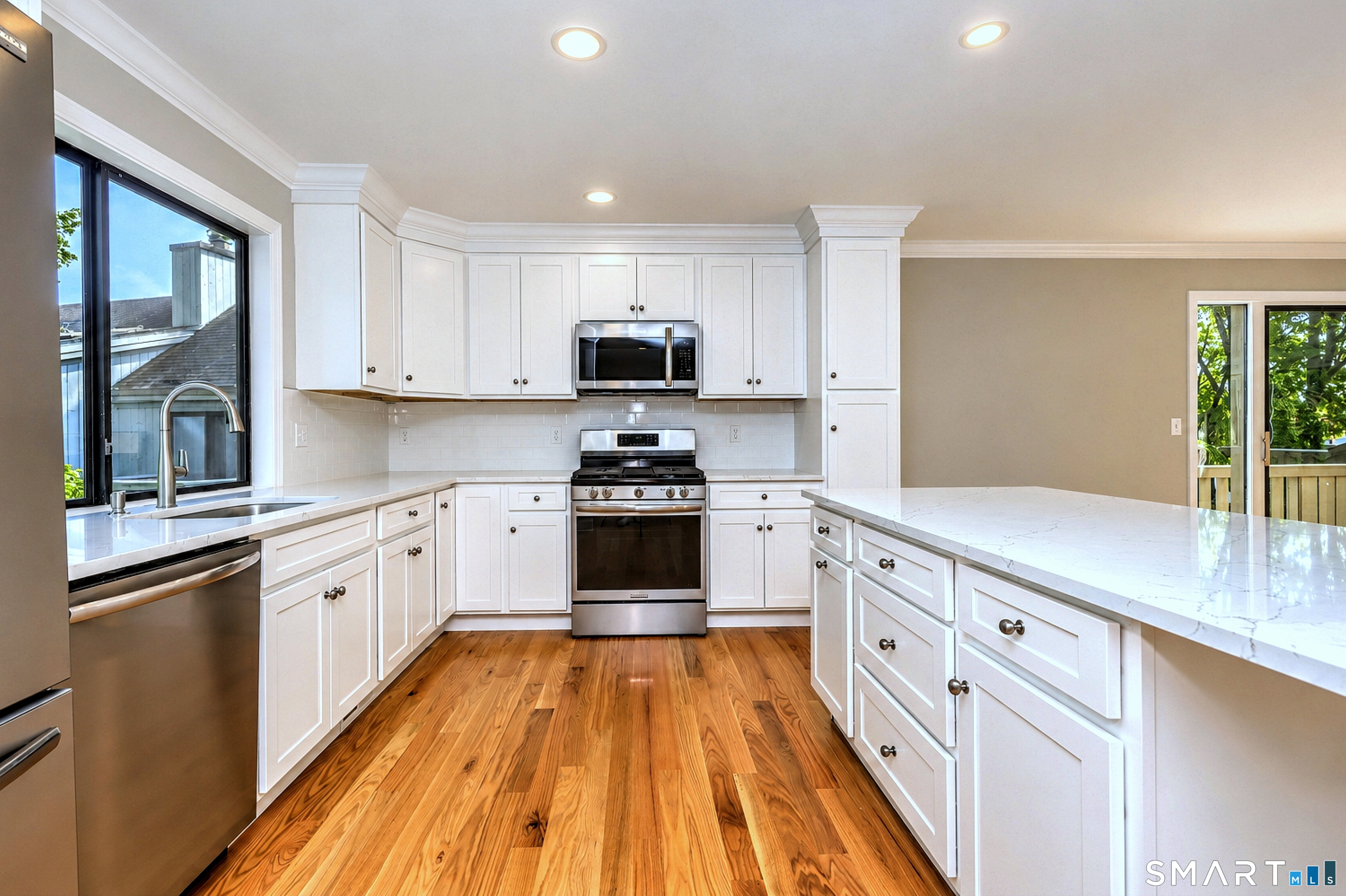Foto 7 de Condominio en venta en 55 Blackhawk Lane #B, Stratford, CT — $639,000