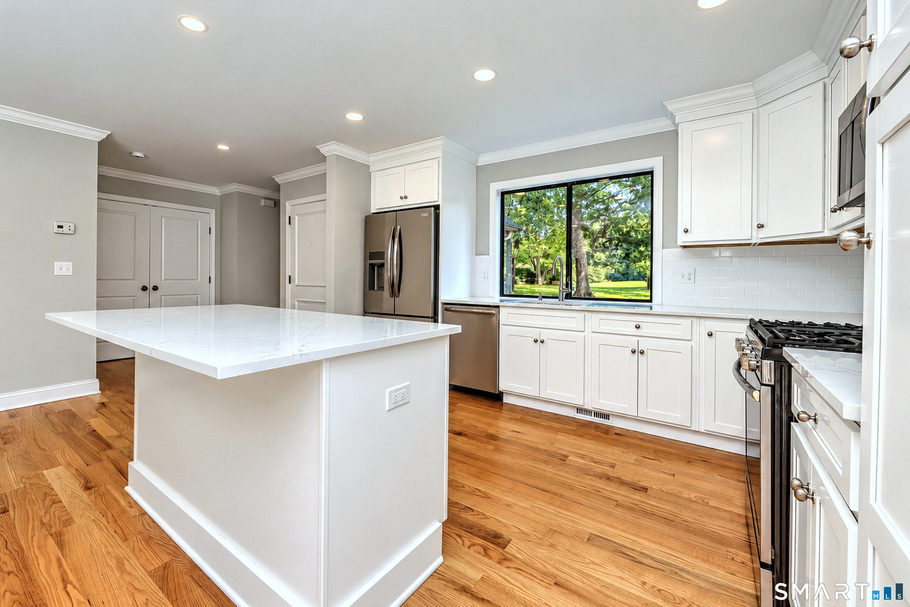 Foto 9 de Condominio en venta en 55 Blackhawk Lane #B, Stratford, CT — $639,000