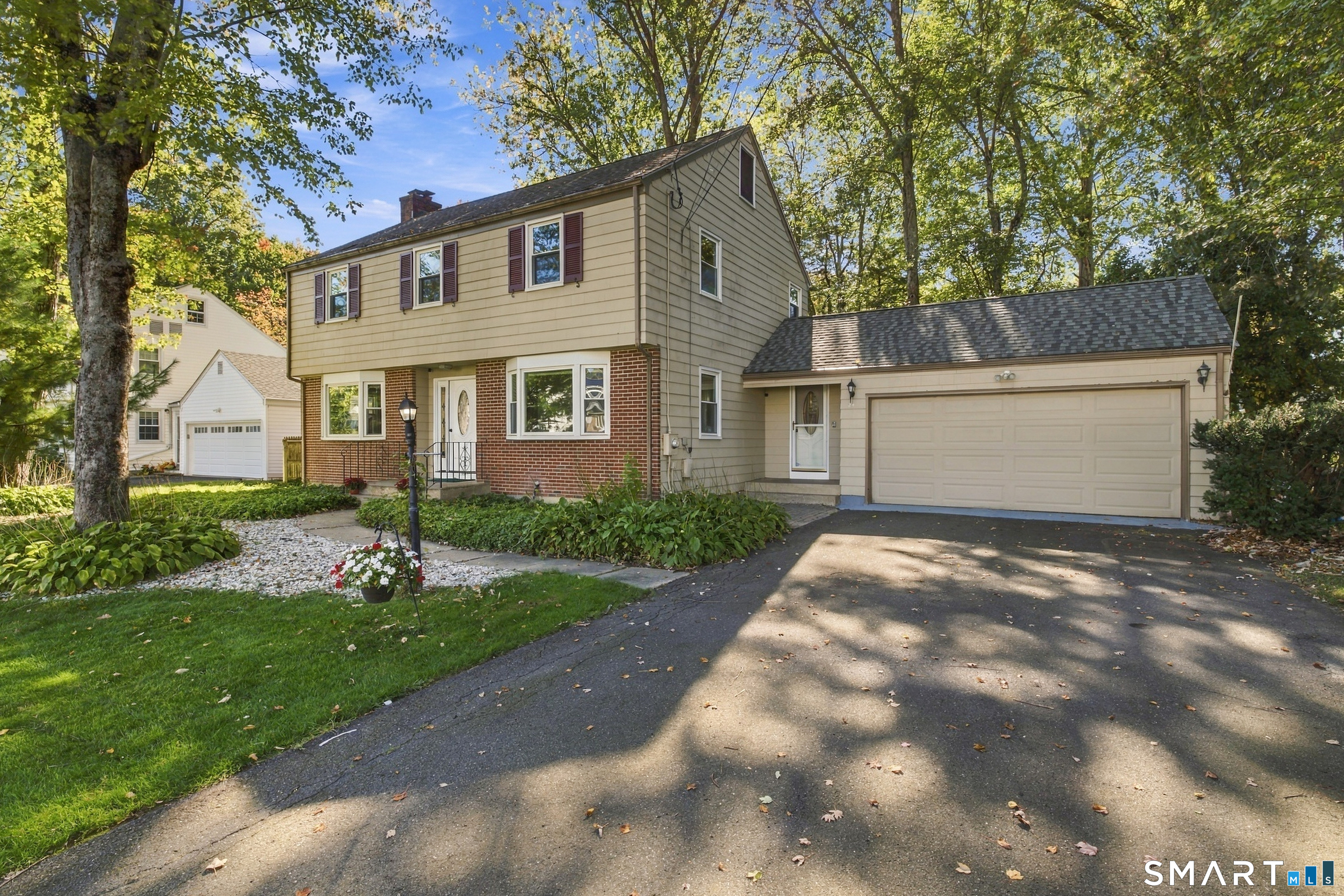 Photo 1 of Single family home for sale at 24 Stoneham Dr, West Hartford, CT 06117 | MLS# 24213266 | Listing updated on 2026-10-09