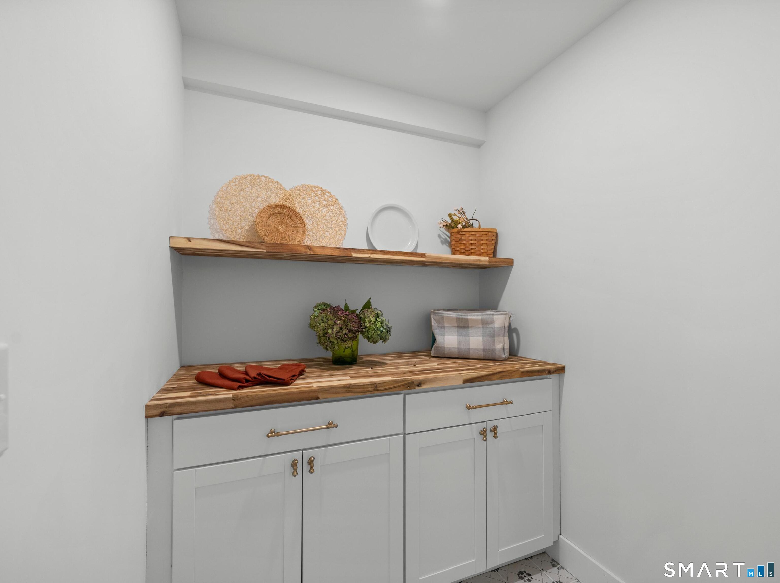 57 Walnut Street photo 13