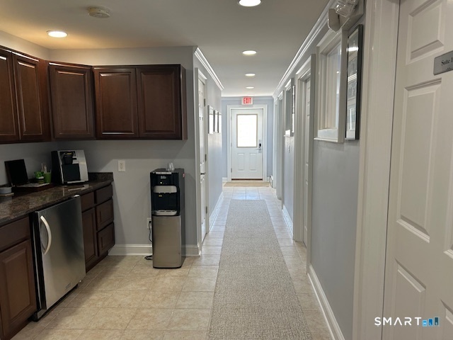 232 Greenmanville Avenue photo 9