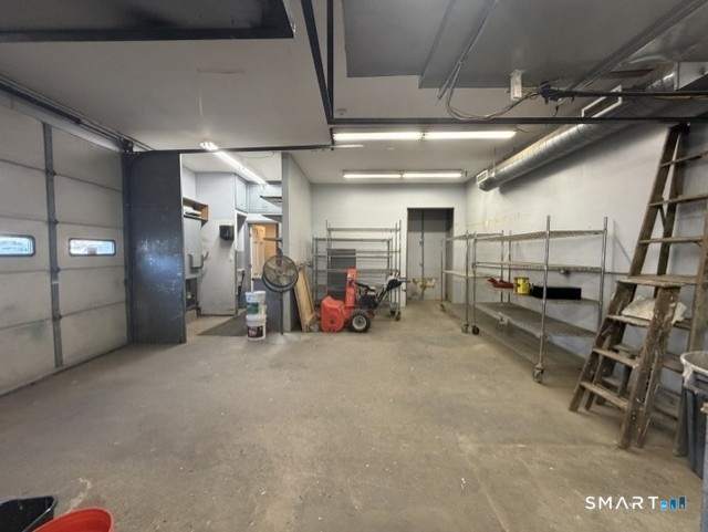 Foto 6 de Local comercial en venta en 7 Cross Street, Norwalk, CT — $649,000