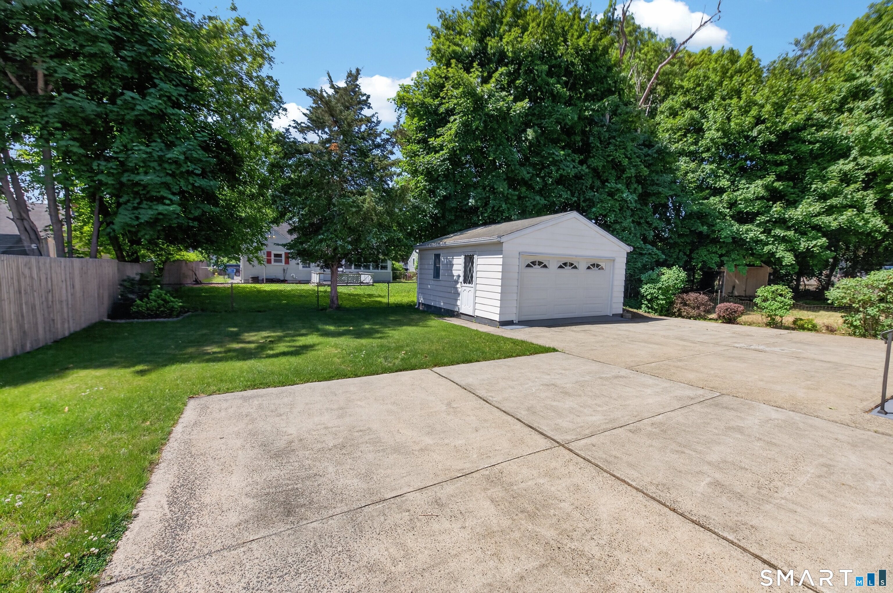 60 Gilbert Avenue photo 29