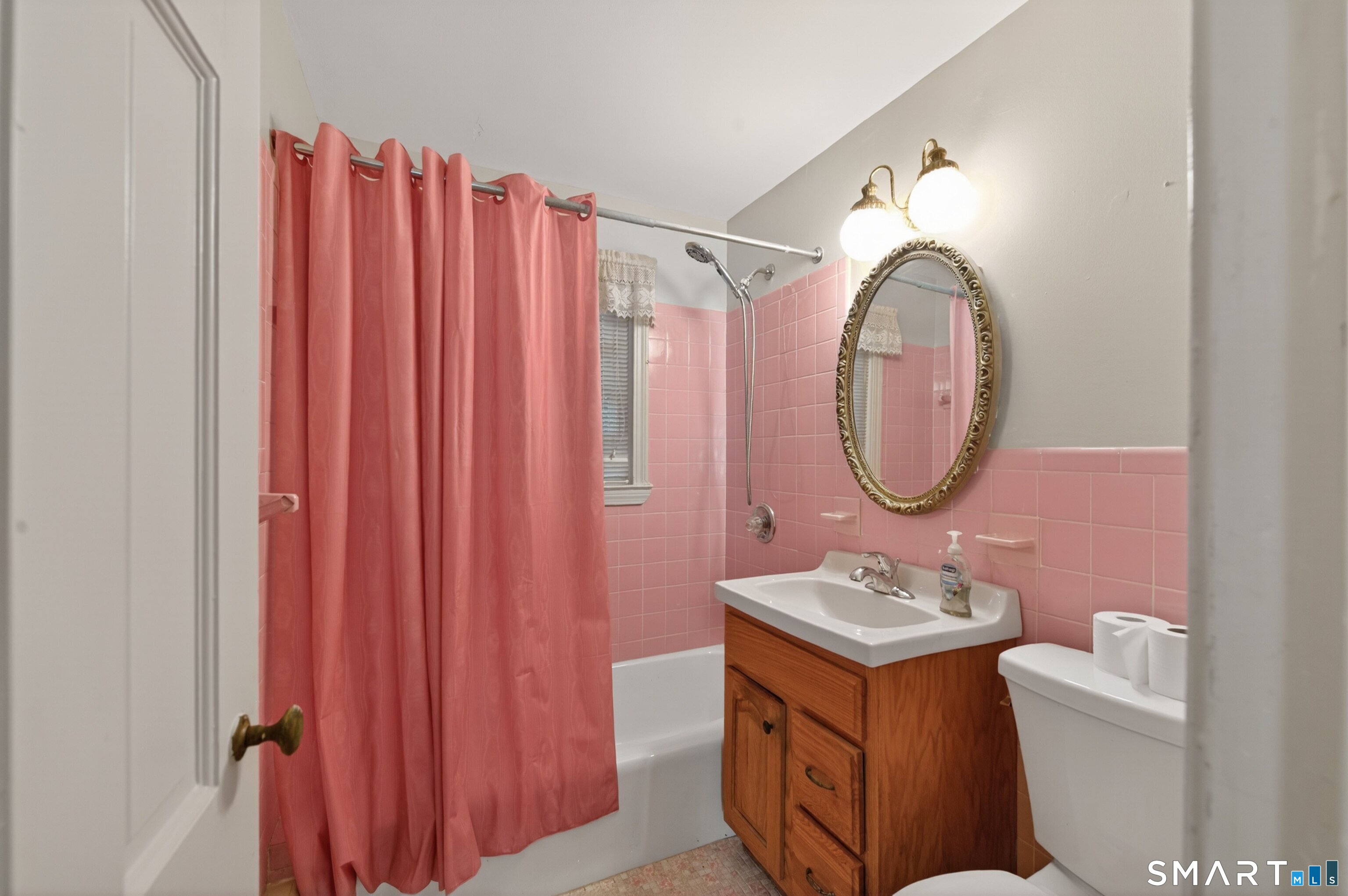 60 Gilbert Avenue photo 25