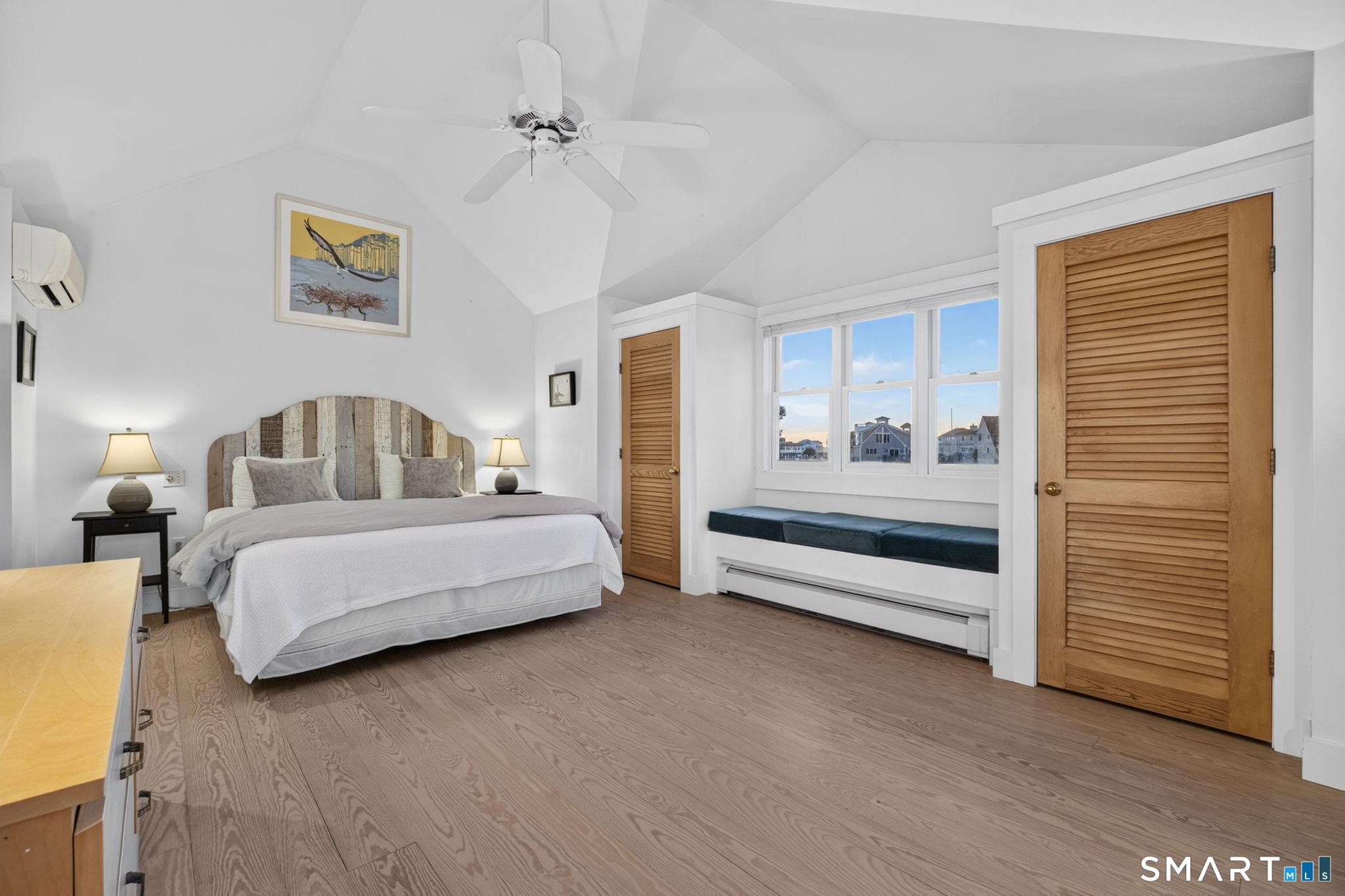 48 Sound Breeze Avenue photo 13