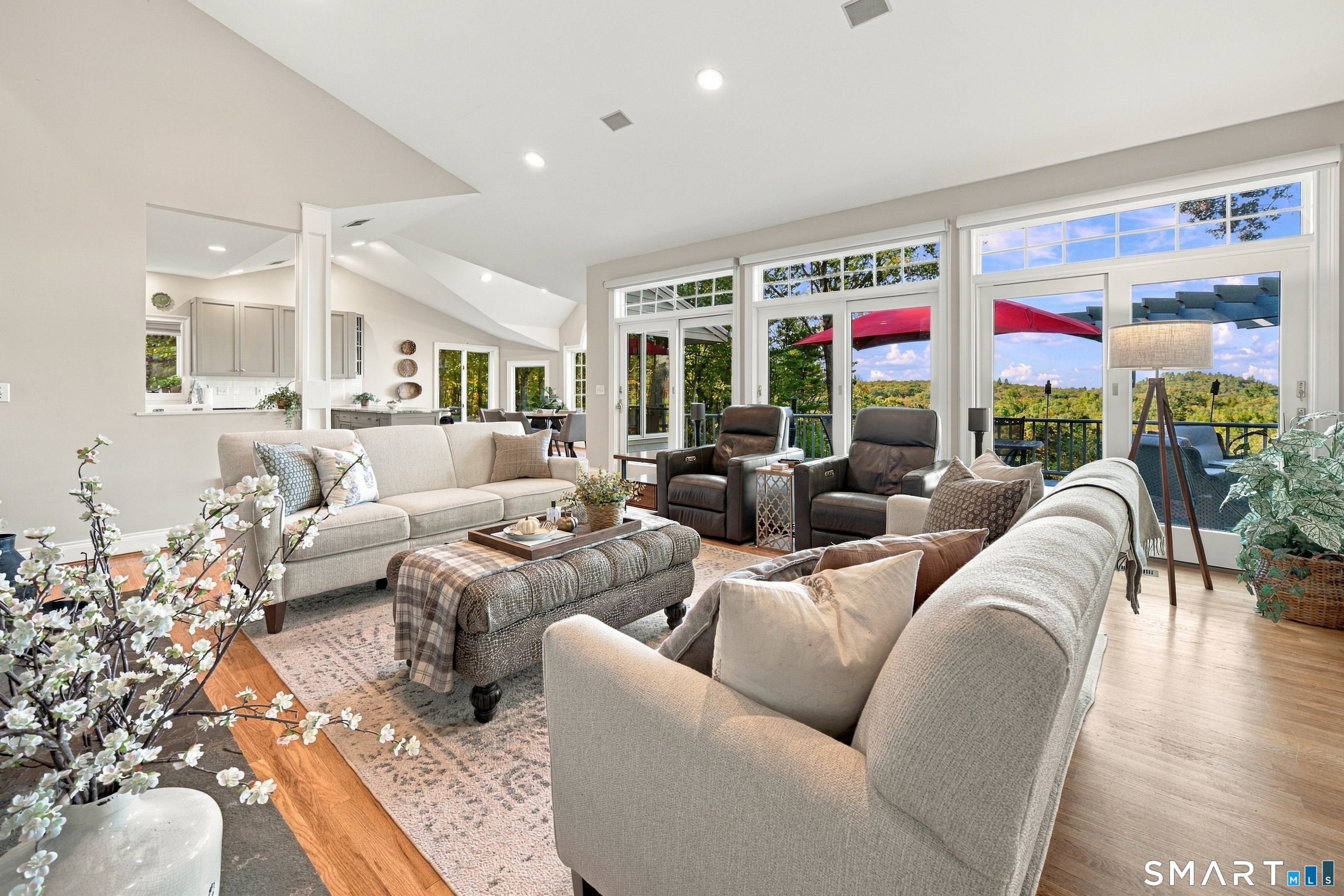 100 Robin Drive photo 15