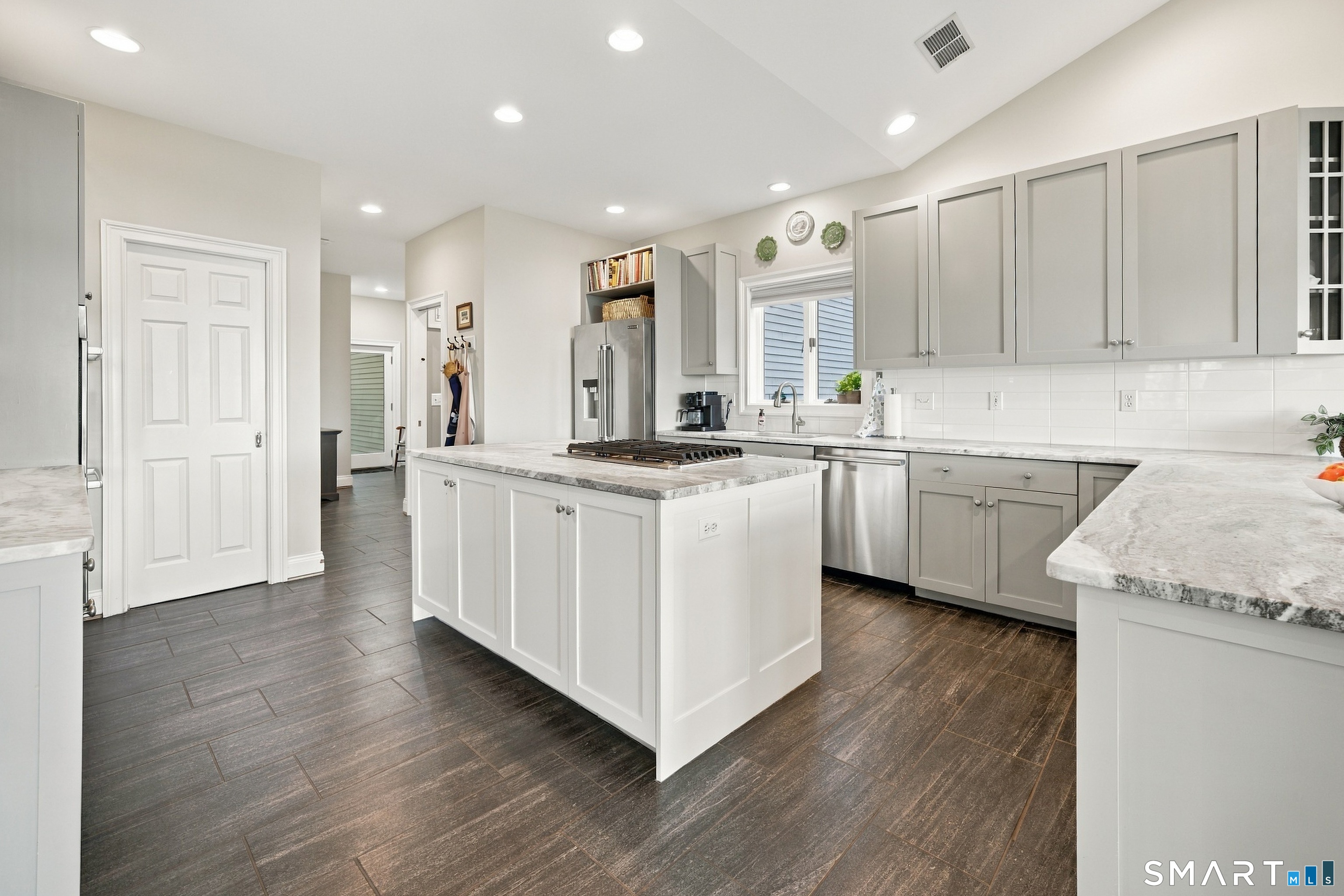 100 Robin Drive photo 19