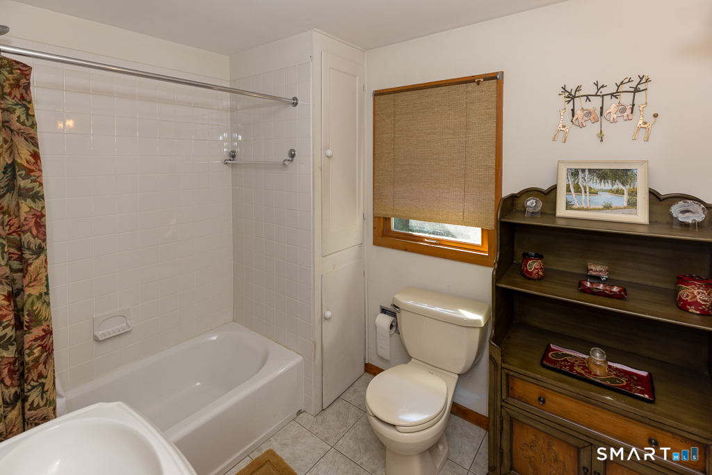 32 Tower Hill Lake Road photo 23