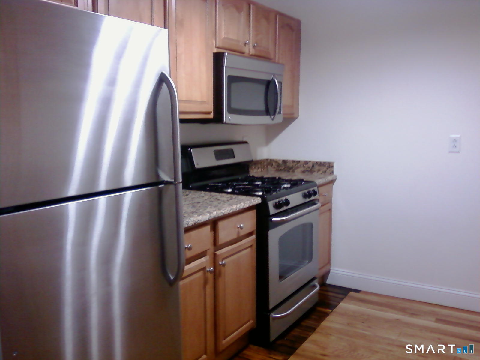 Foto 6 de Condominio en renta en 145 Canal Street #407, Shelton, CT — $2,450/mes
