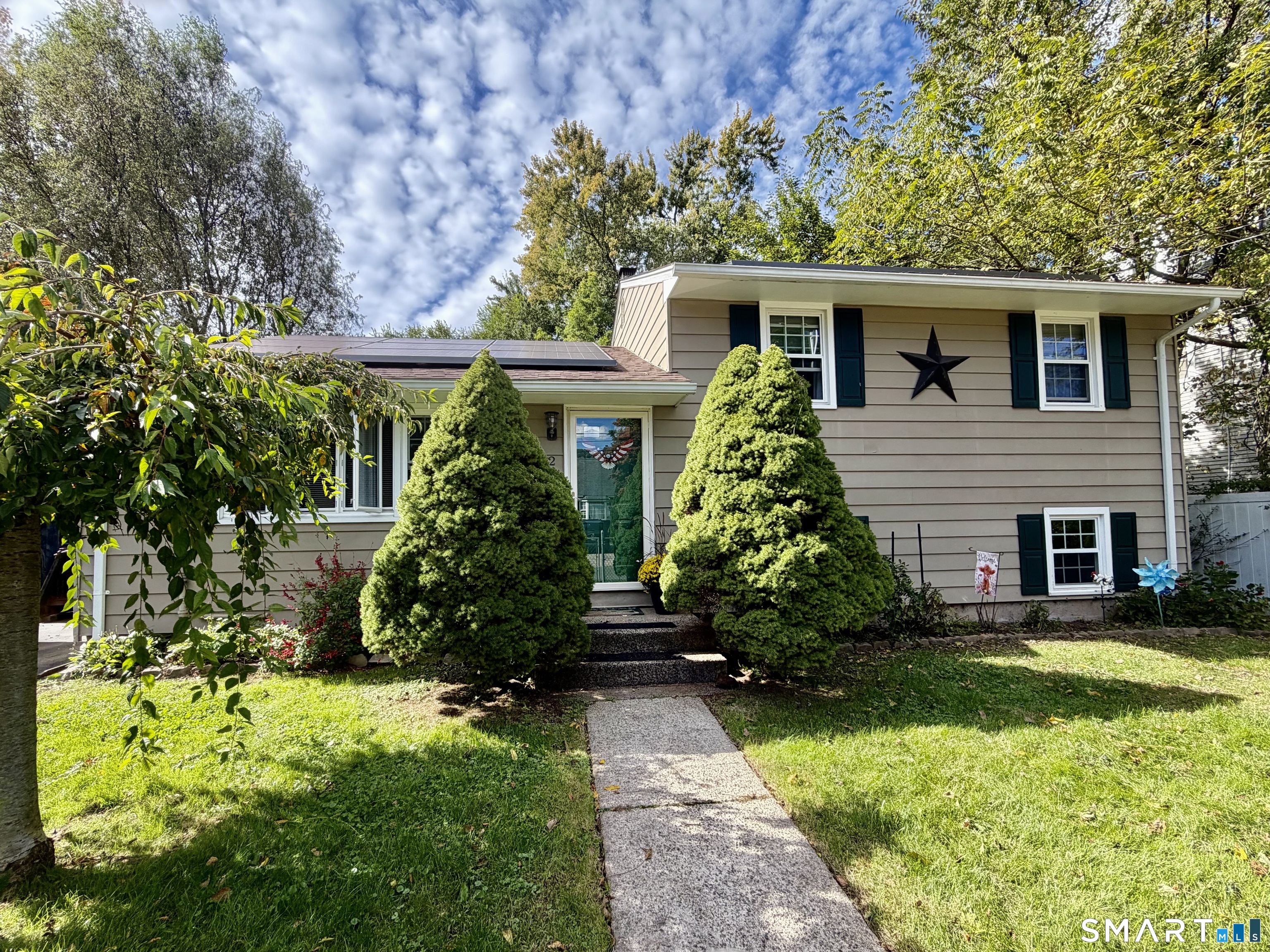 Photo 1 of Single family home for sale at 32 Elliott St, Meriden, CT 06451 | MLS# 24213197 | Listing updated on 2026-10-09