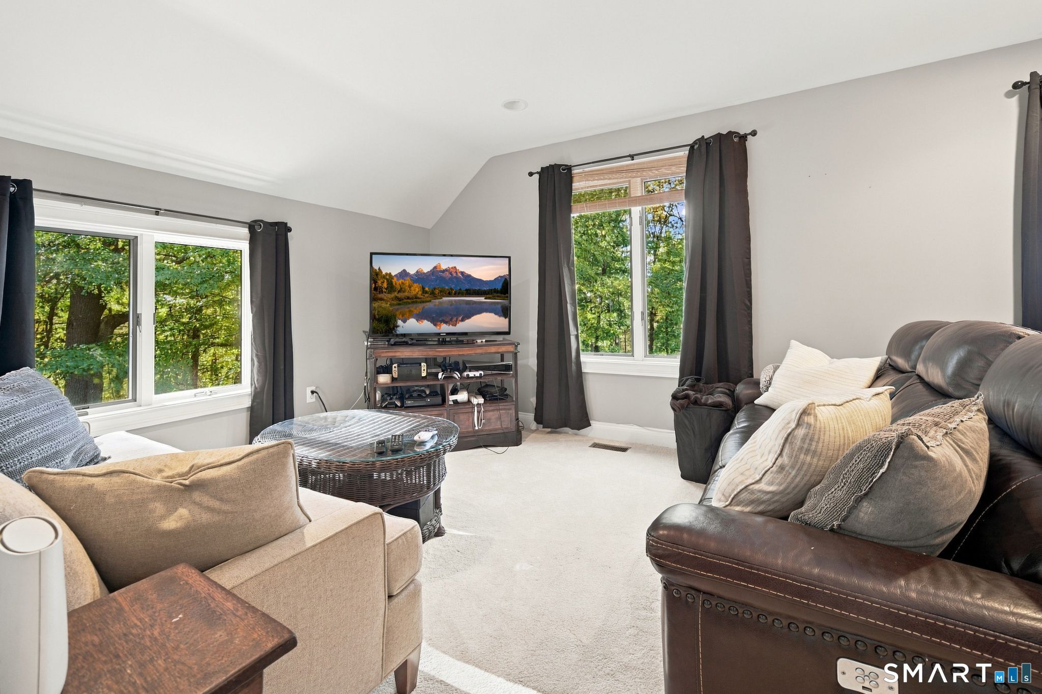 100 Robin Drive photo 31