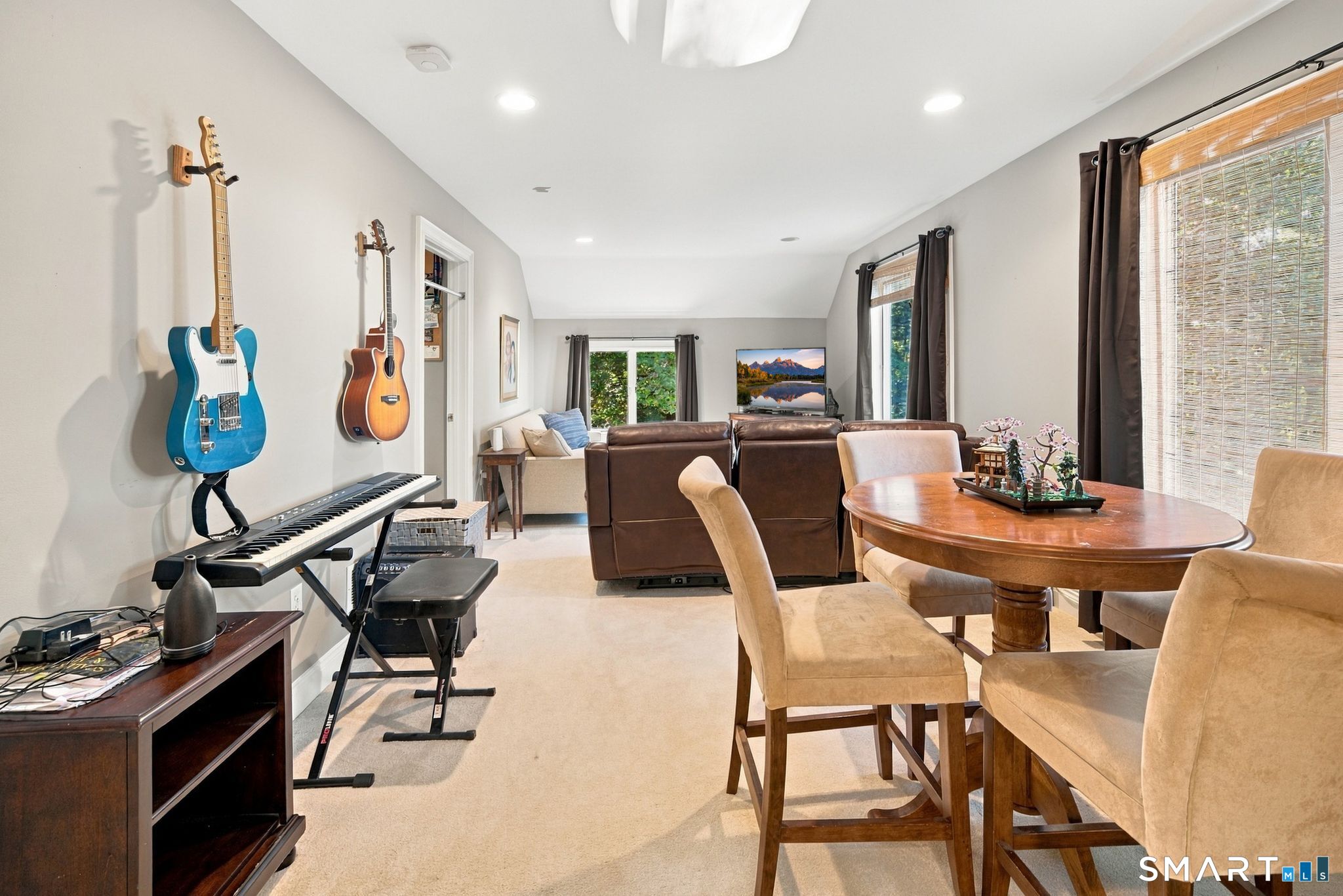100 Robin Drive photo 32
