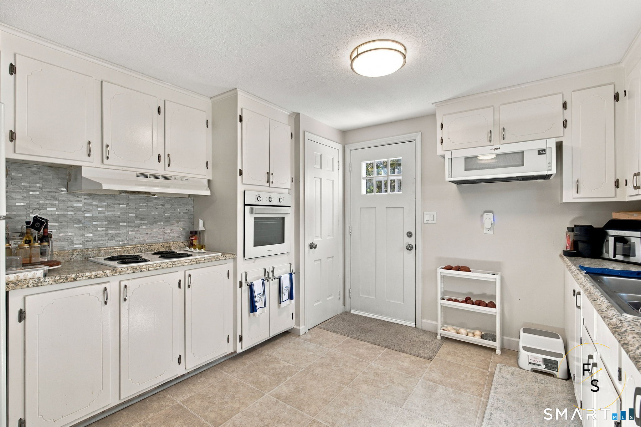 17 Pioneer Drive photo 9