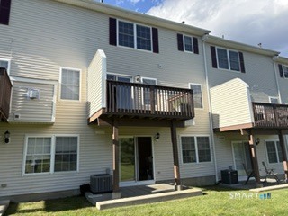Foto 6 de Condominio en renta en 905 Larson Drive #905, Danbury, CT — $3,500/mes