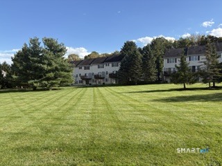 Foto 7 de Condominio en renta en 905 Larson Drive #905, Danbury, CT — $3,500/mes