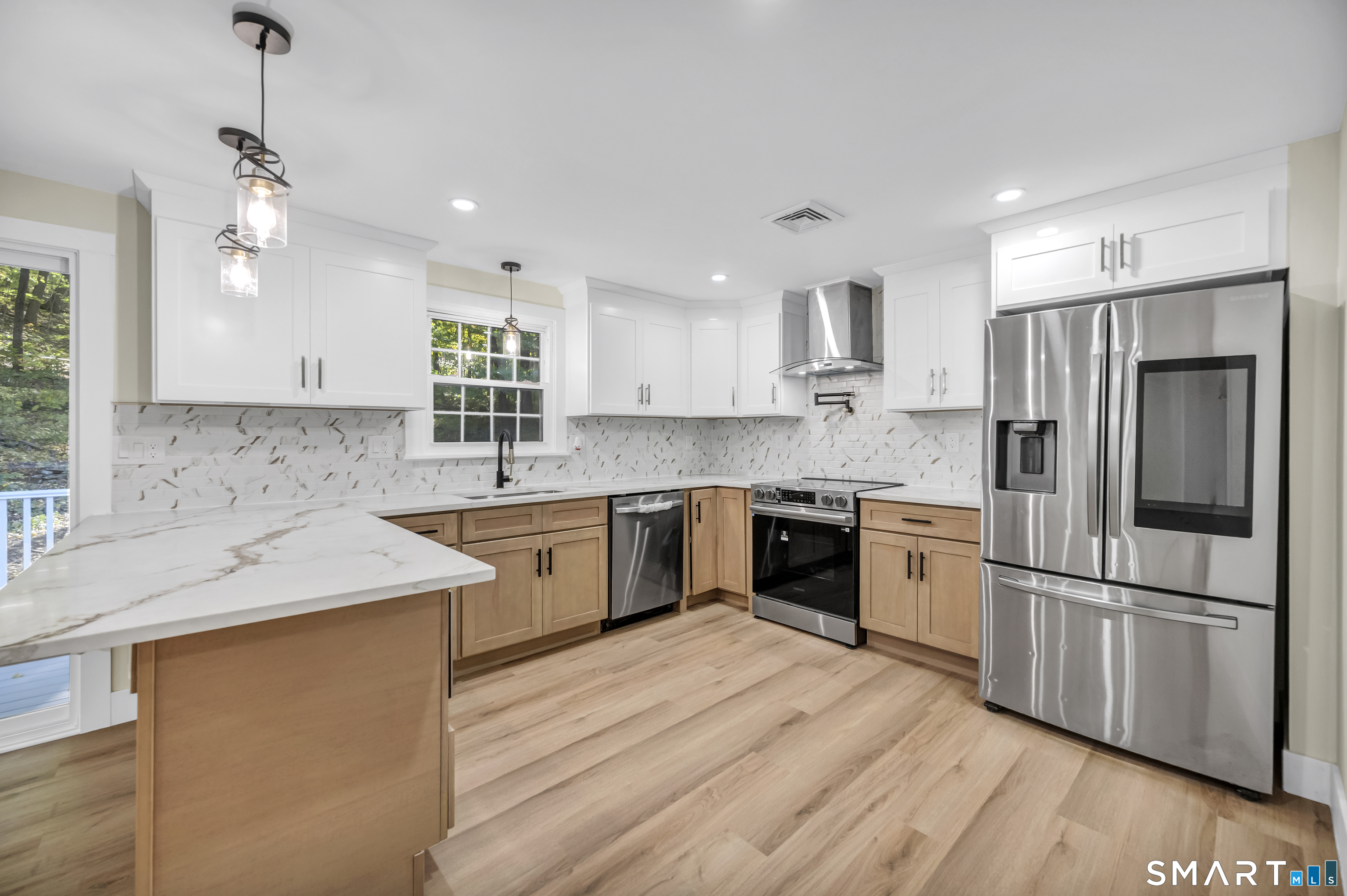 555 Simsbury Road photo 12
