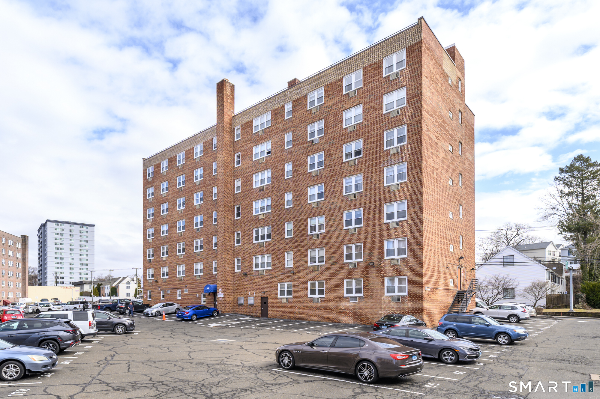 Foto 8 de Condominio en renta en 140 Grove Street #2A, Stamford, CT — $1,900/mes