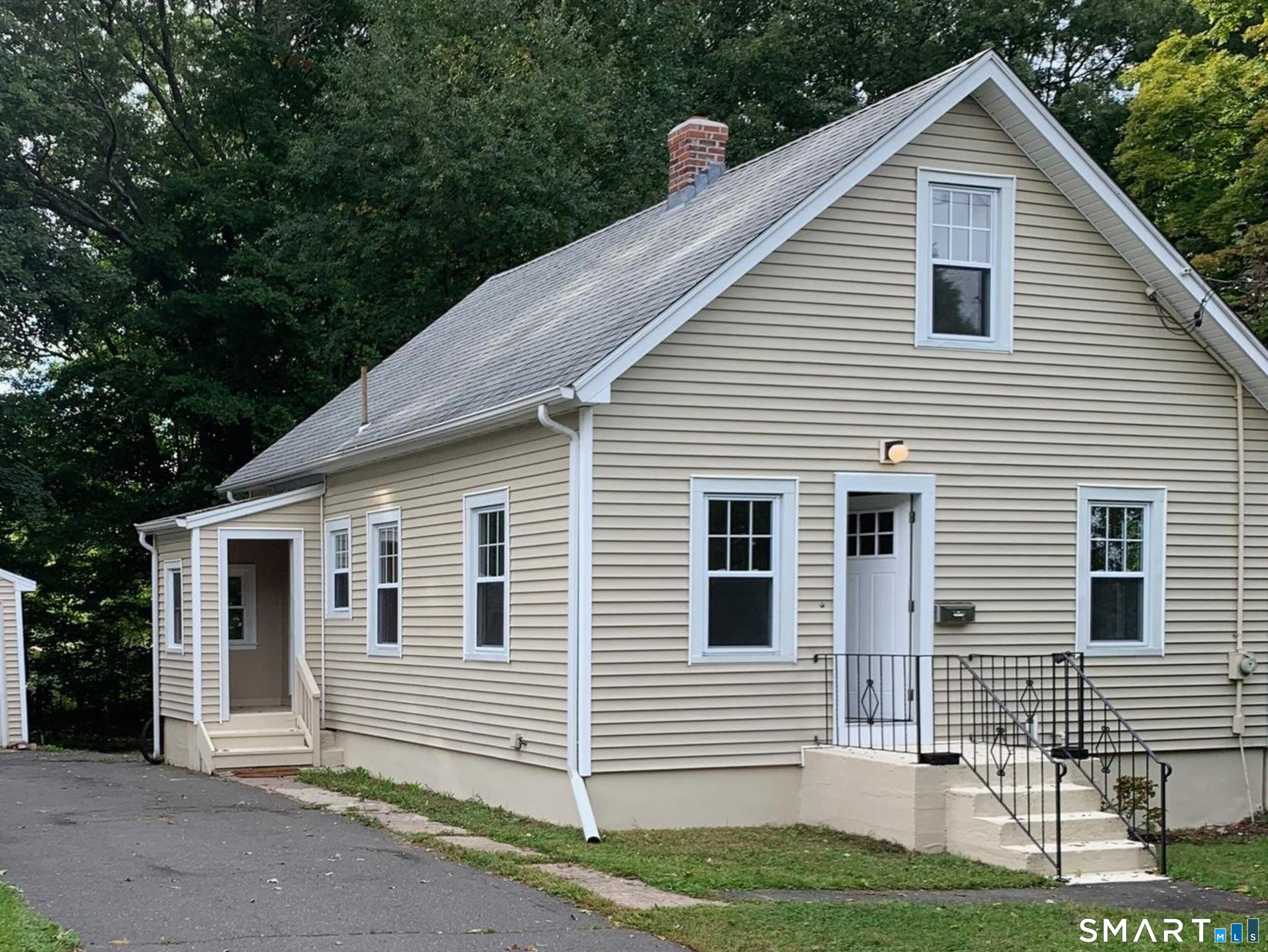 Photo 1 of Single family home for sale at 86 Lincoln Ave, Bristol, CT 06010 | MLS# 24212561 | Listing updated on 2026-10-10