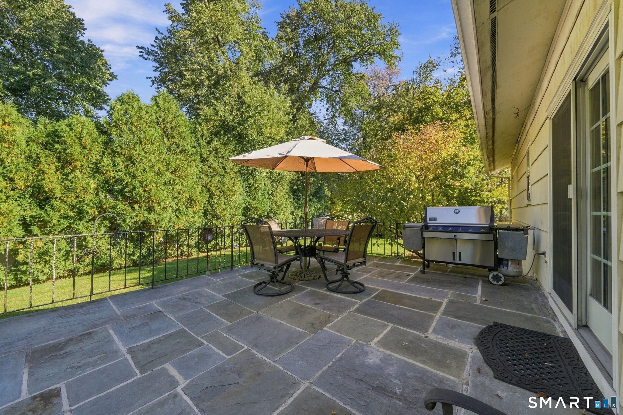 23 Clara Drive — photo 24