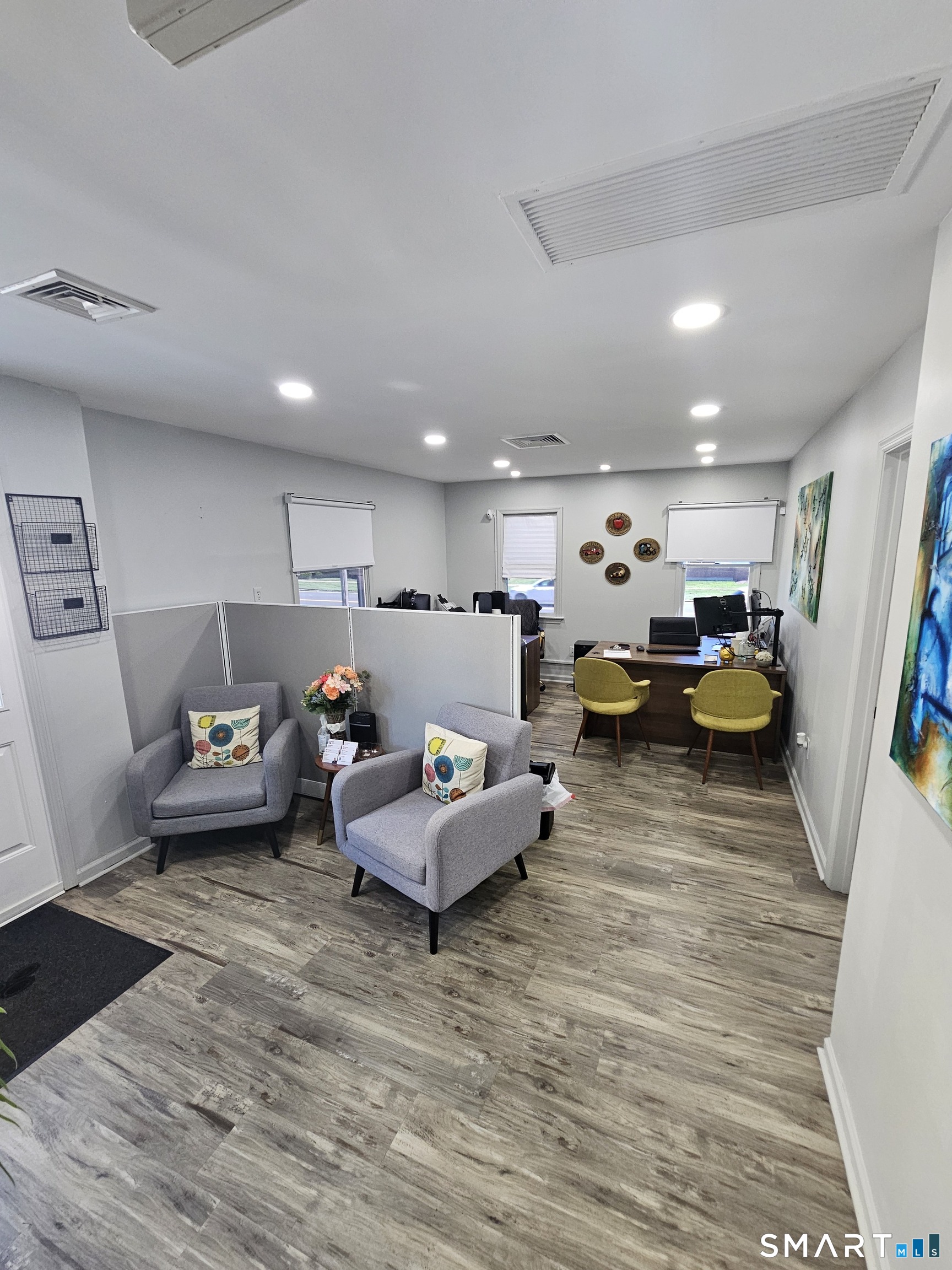 Foto 7 de Local comercial en venta en 3231 Main Street, Stratford, CT — $799,000