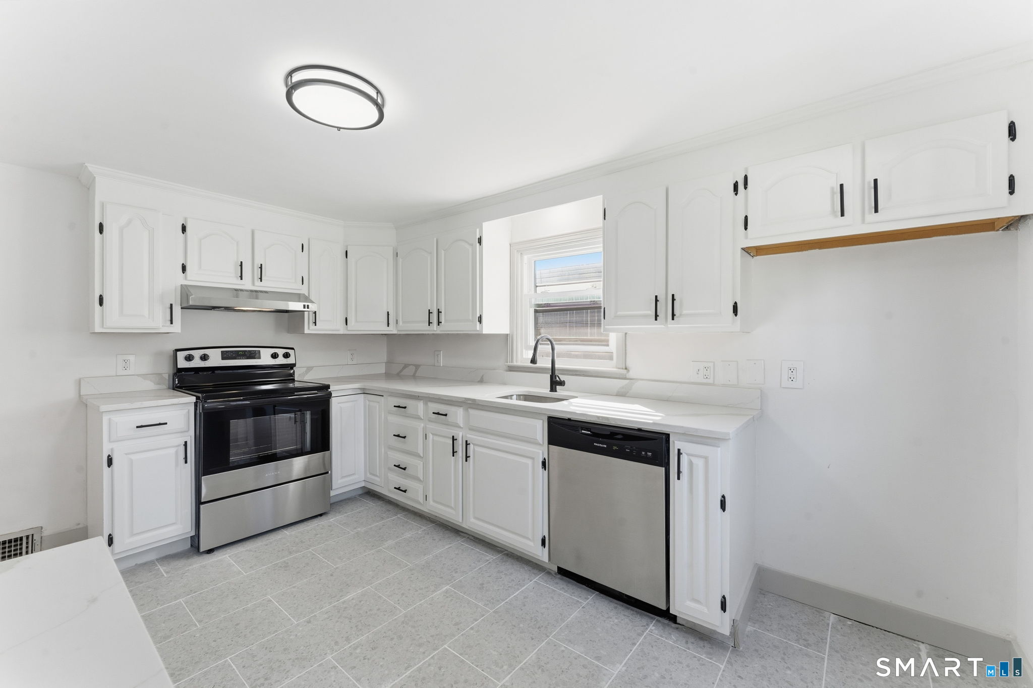 23 Hillview Avenue photo 10