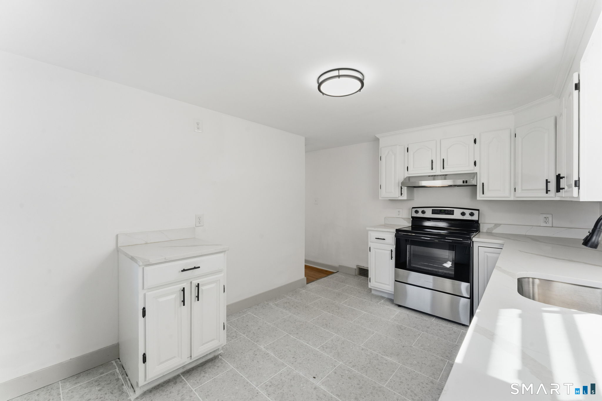 23 Hillview Avenue photo 12