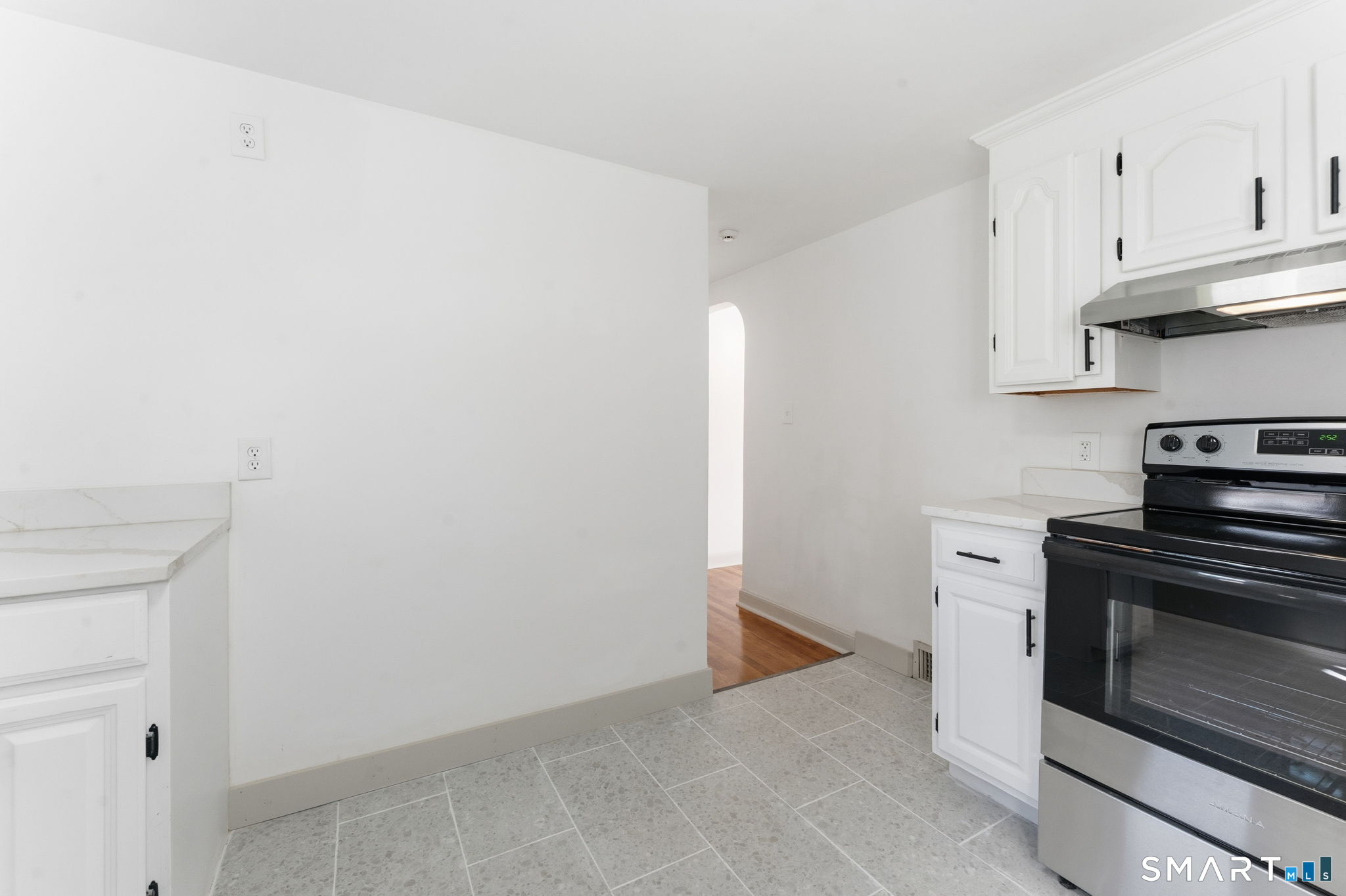 23 Hillview Avenue photo 13