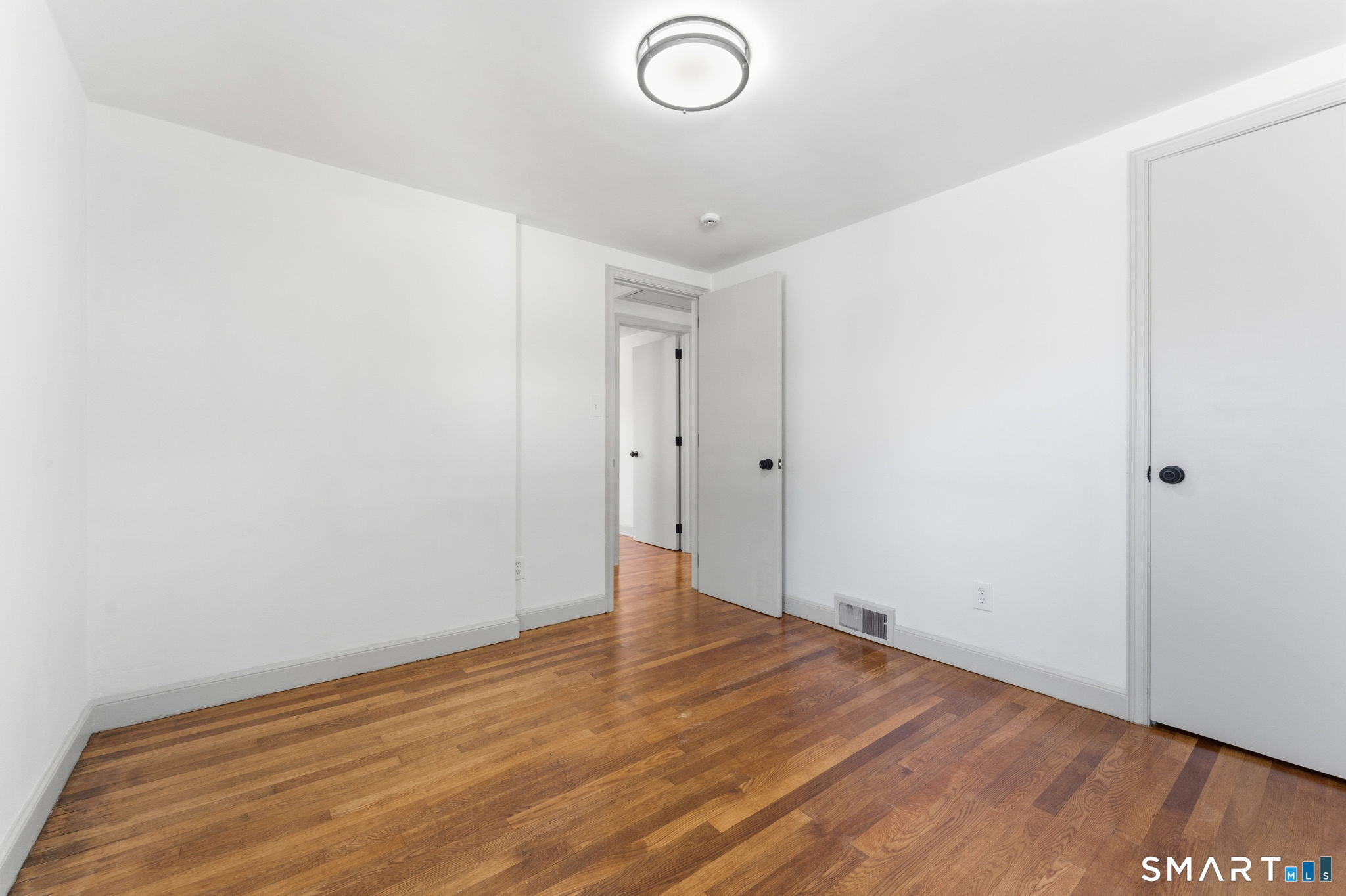 23 Hillview Avenue photo 18
