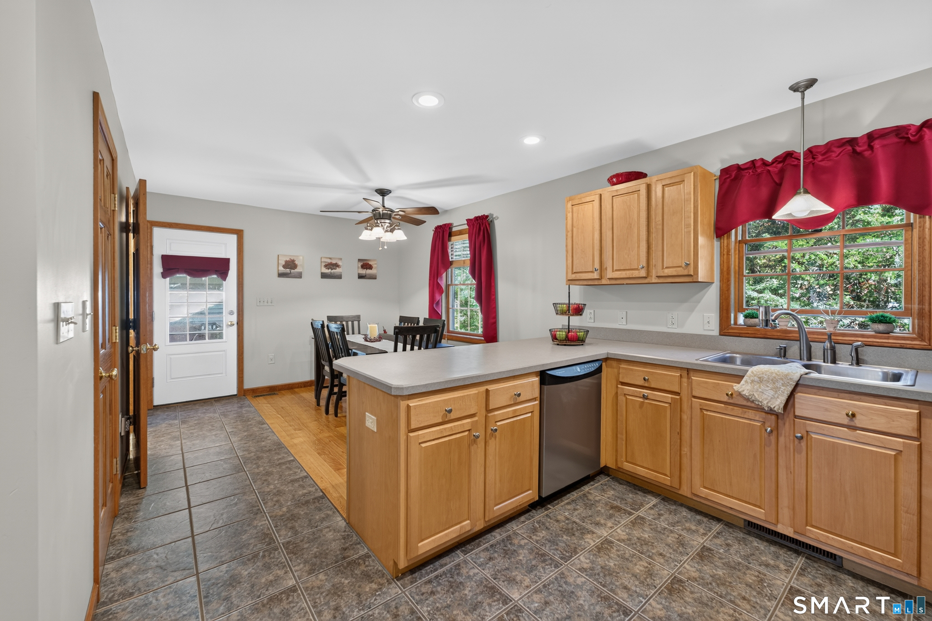 27-29 Columbus Avenue photo 12