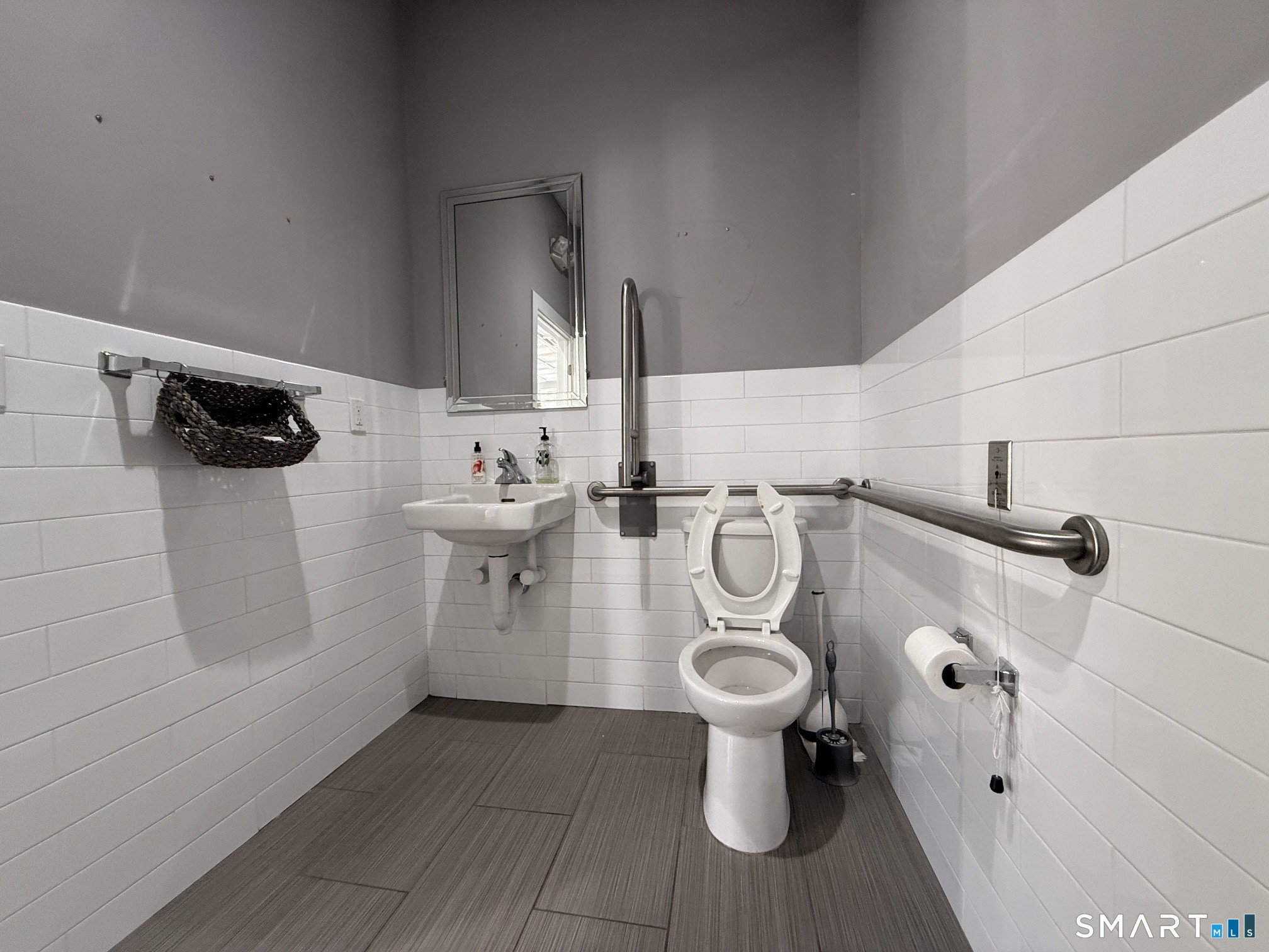 Foto 8 de Local comercial en renta en 58 Fairfield Avenue, Norwalk, CT — $30/mes