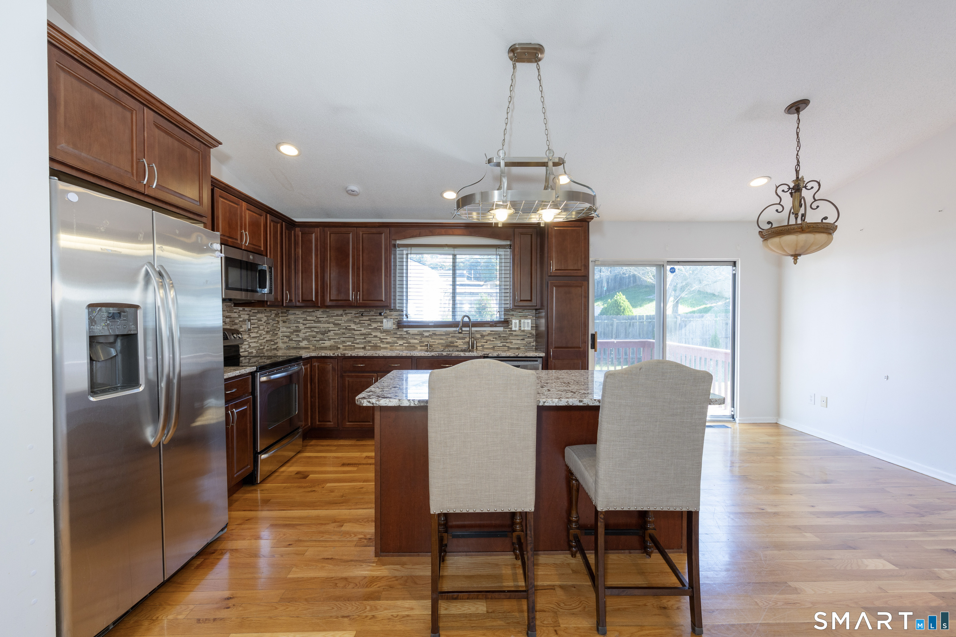 351 Bradley Street photo 6