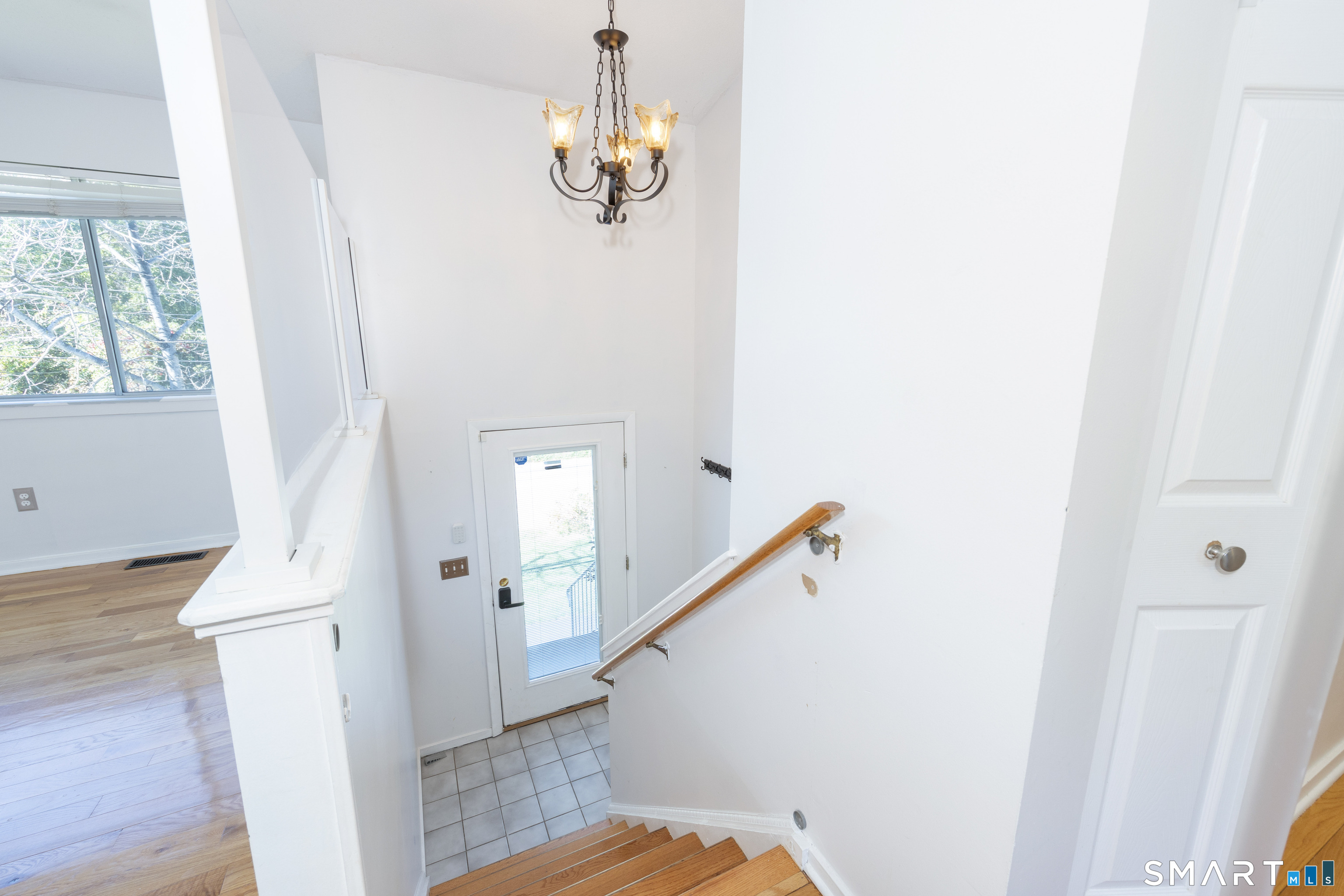 351 Bradley Street photo 10