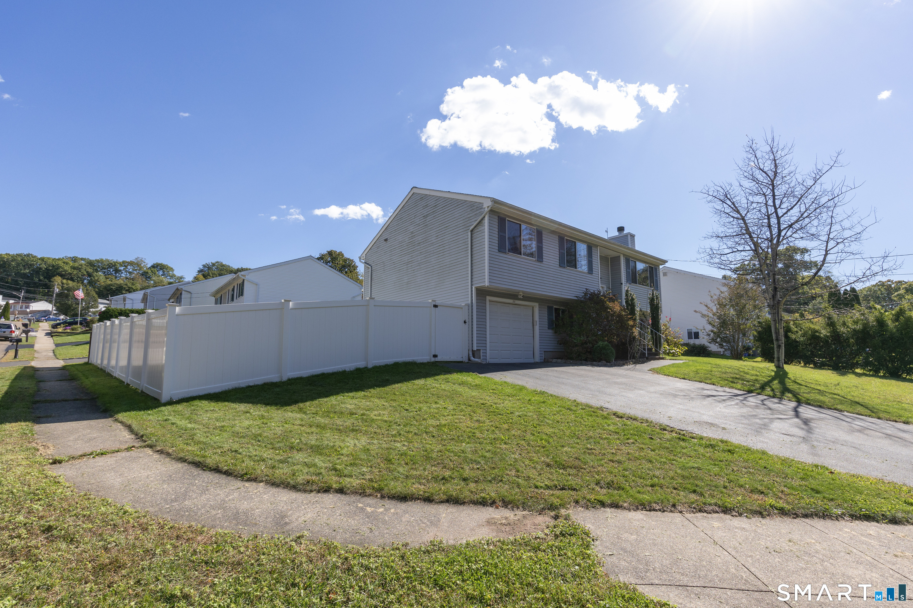 351 Bradley Street photo 22