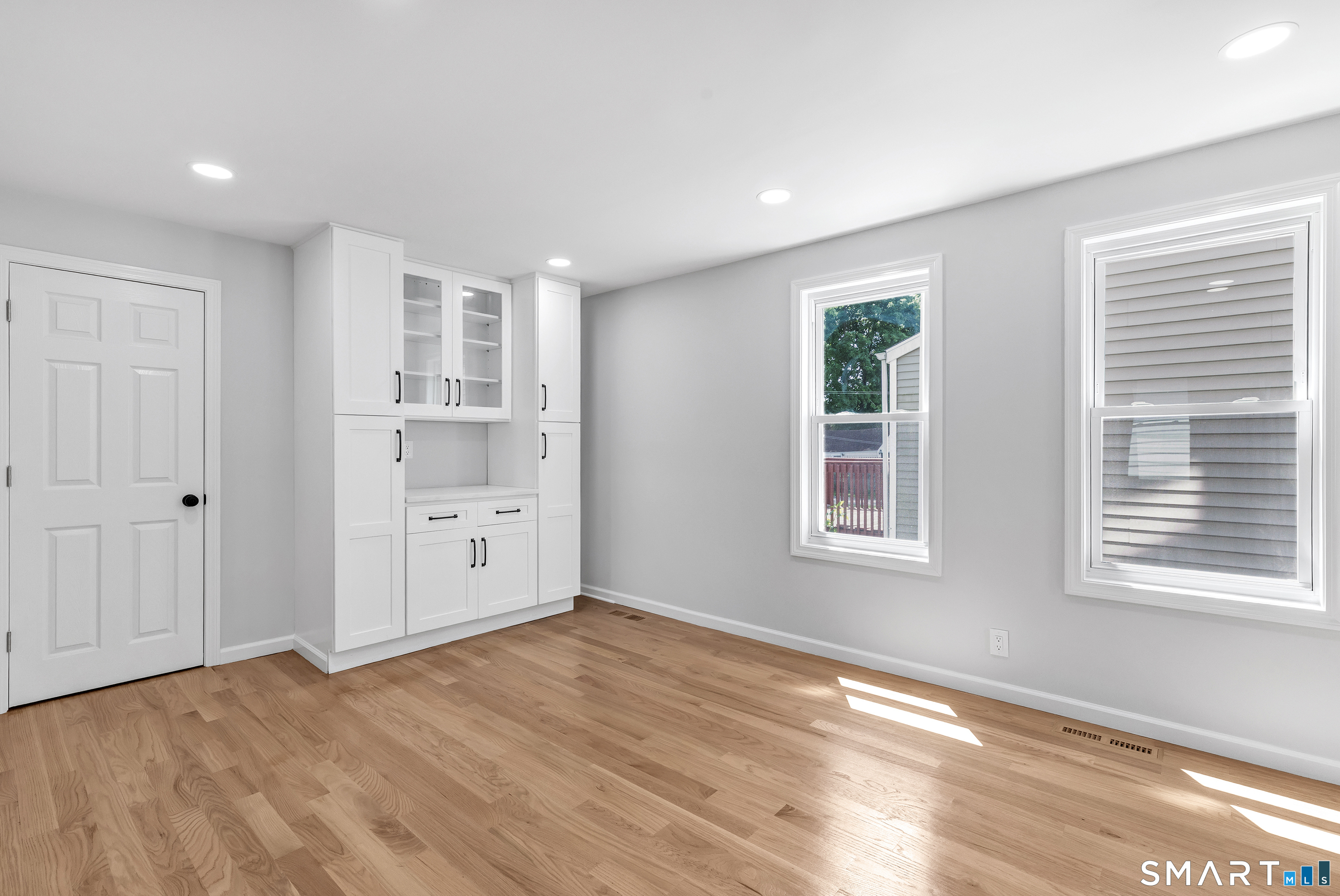 41 Burritt Avenue photo 10