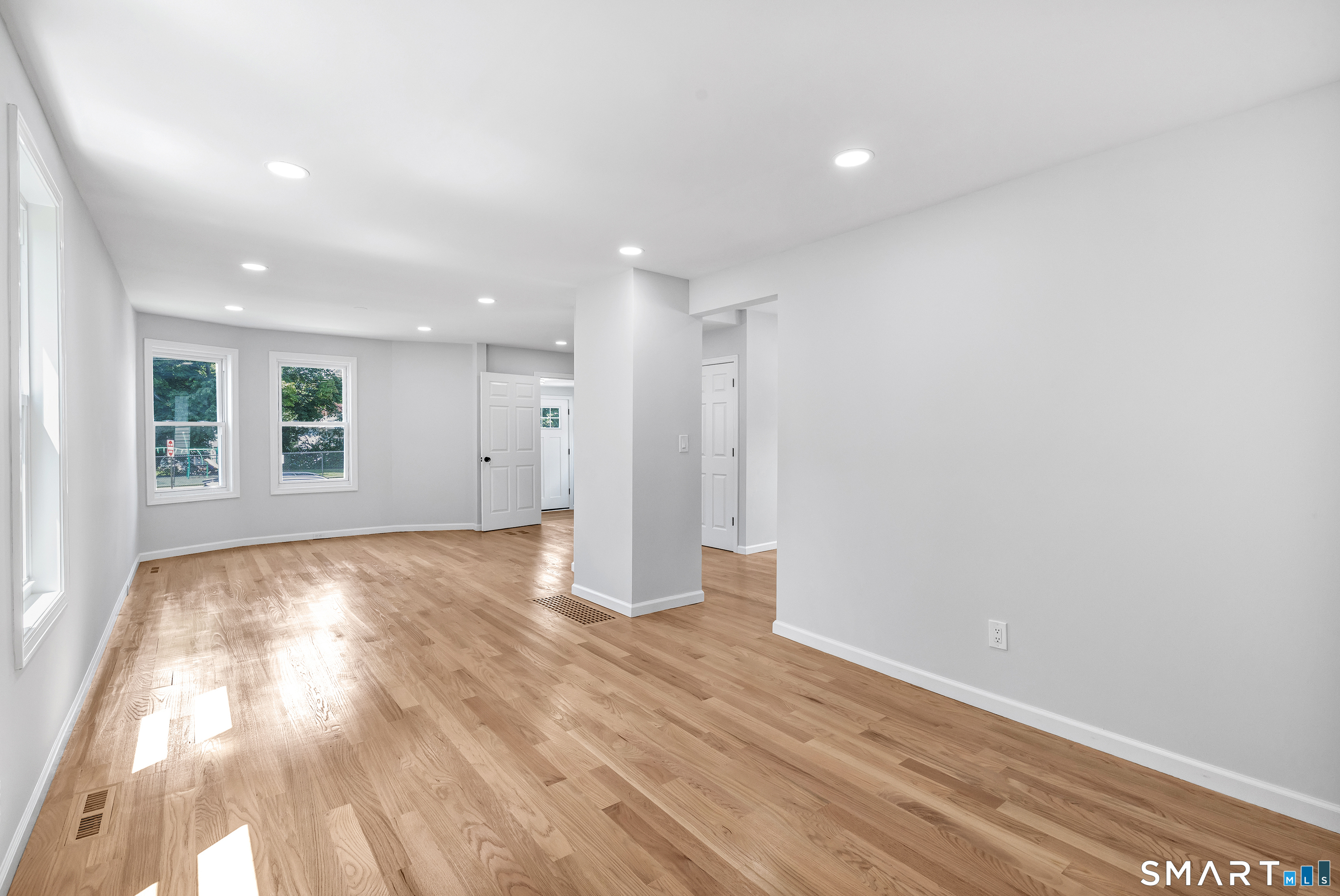 41 Burritt Avenue photo 11