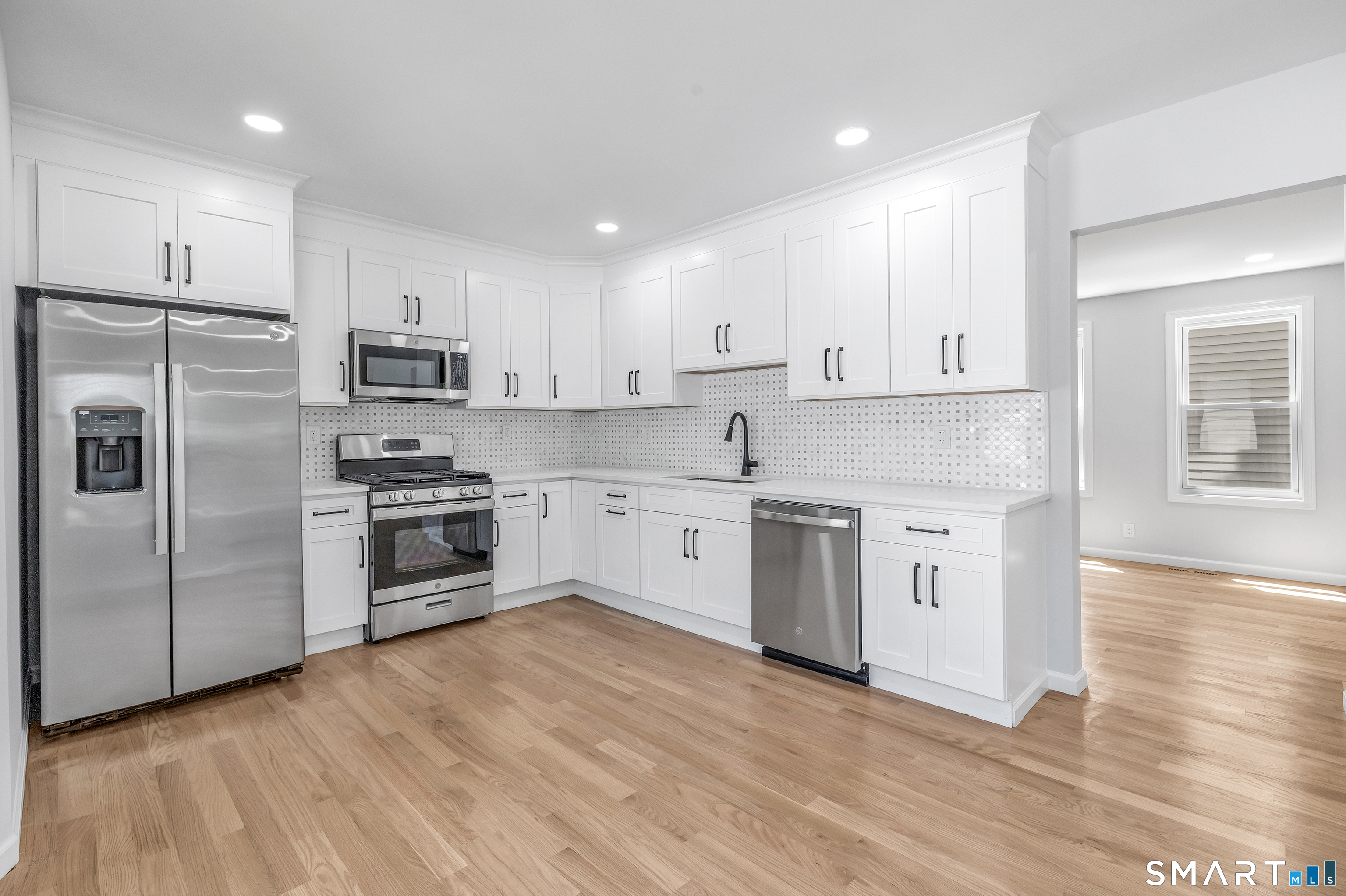 41 Burritt Avenue photo 14