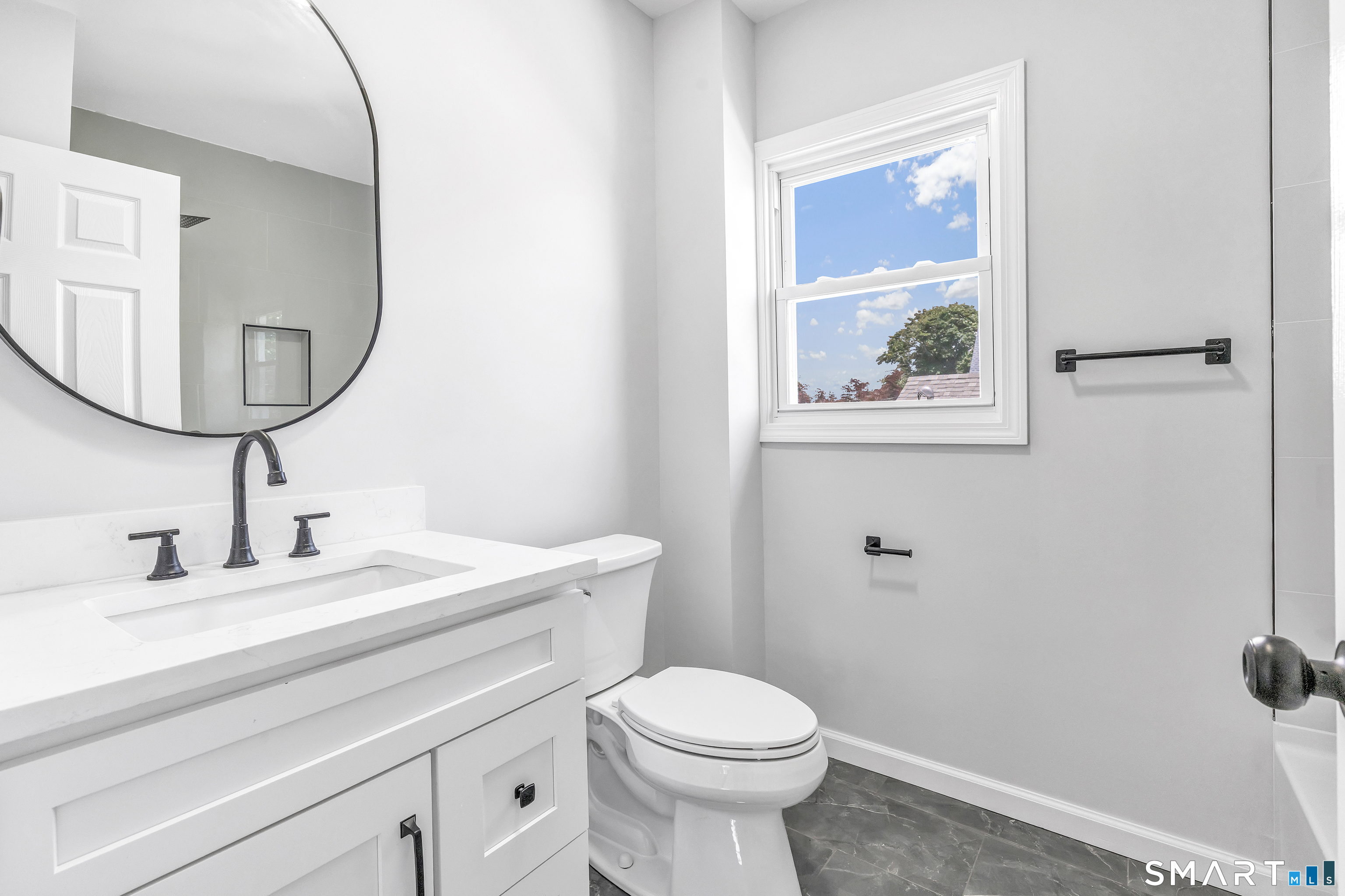 41 Burritt Avenue photo 22