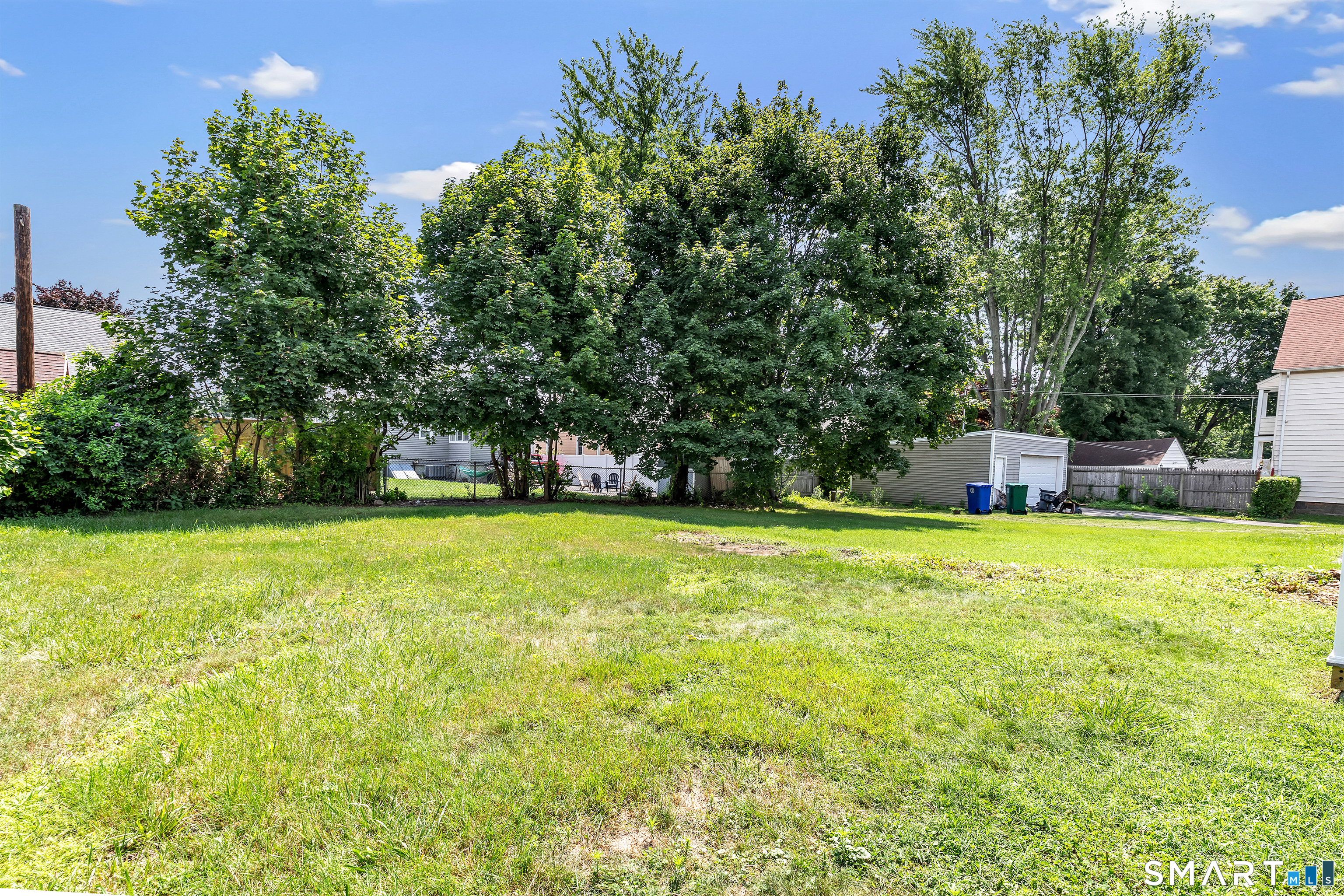 41 Burritt Avenue photo 32
