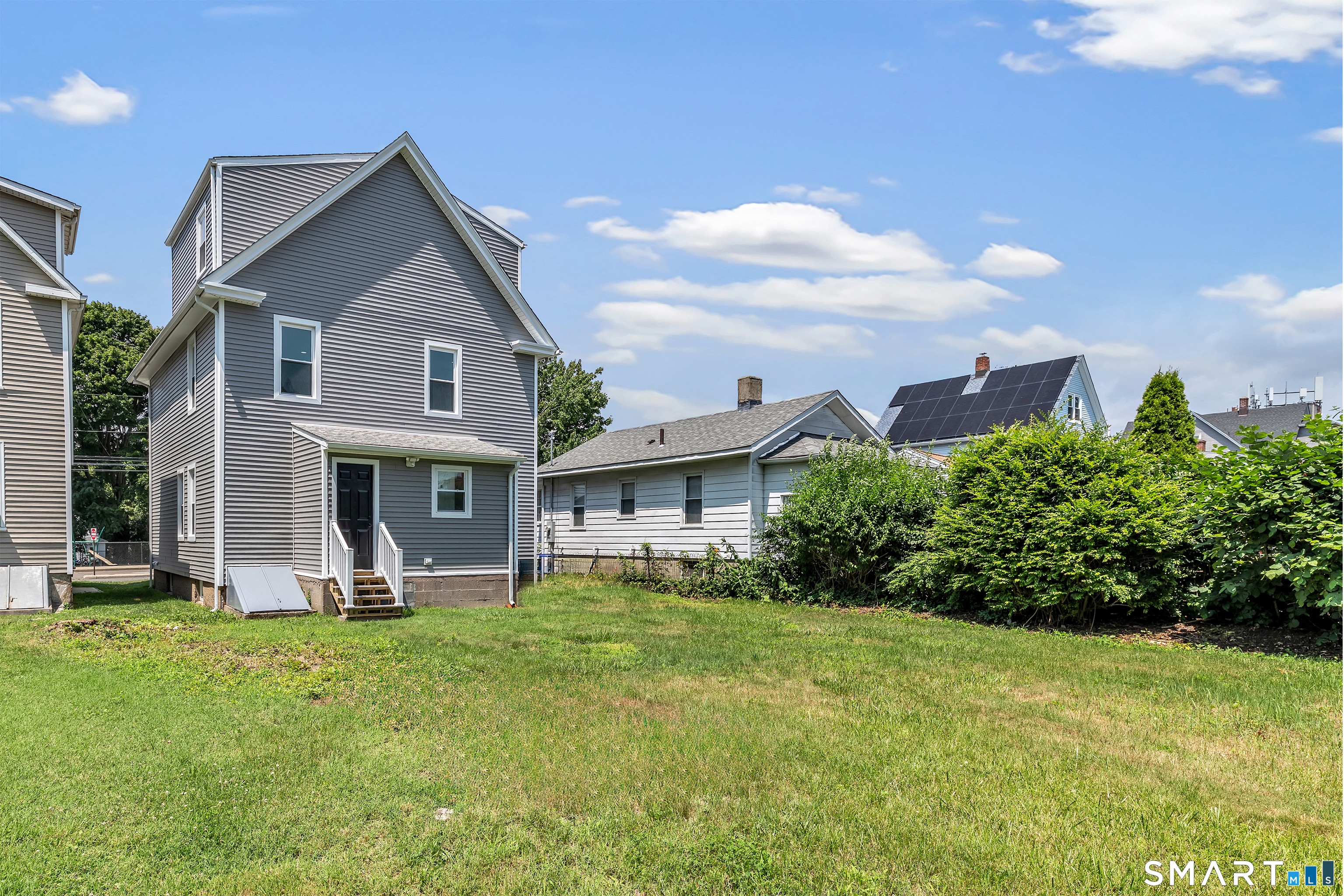 41 Burritt Avenue photo 31
