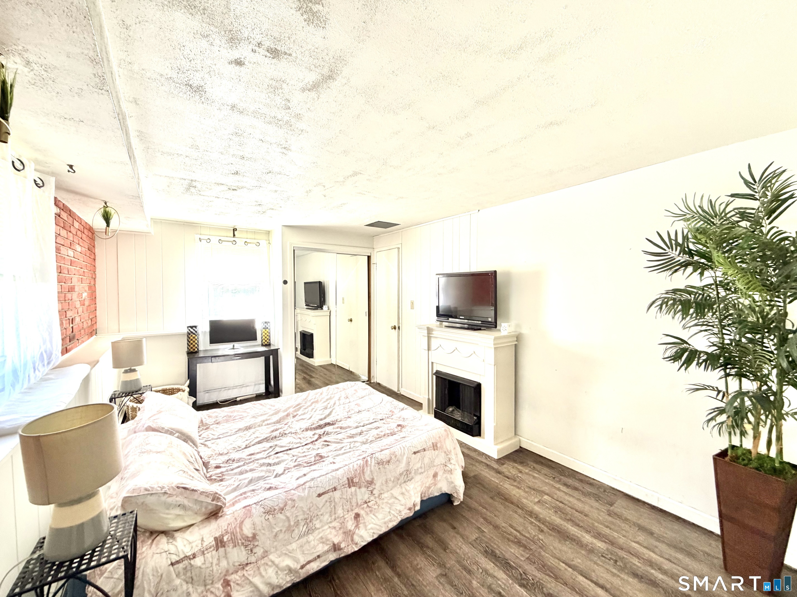 Foto 8 de Casa en venta en 45 Cameo Court, Stratford, CT — $530,000