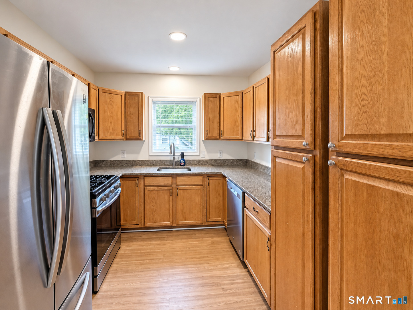 Foto 8 de Condominio en renta en 5 Rockland Road #B4, Norwalk, CT — $3,000/mes