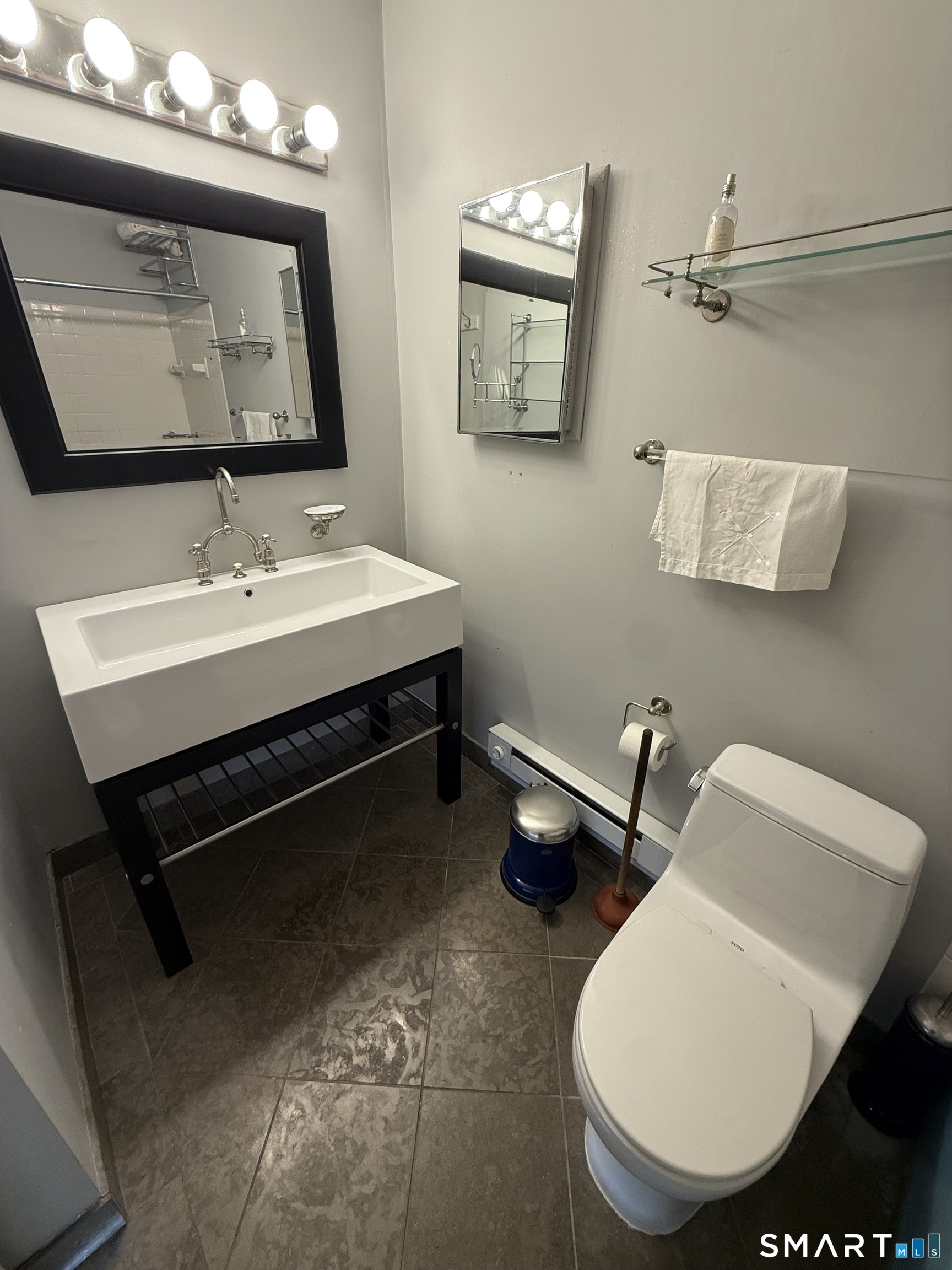Foto 8 de Condominio en renta en 50 Birdseye Street #401, Stratford, CT — $2,700/mes